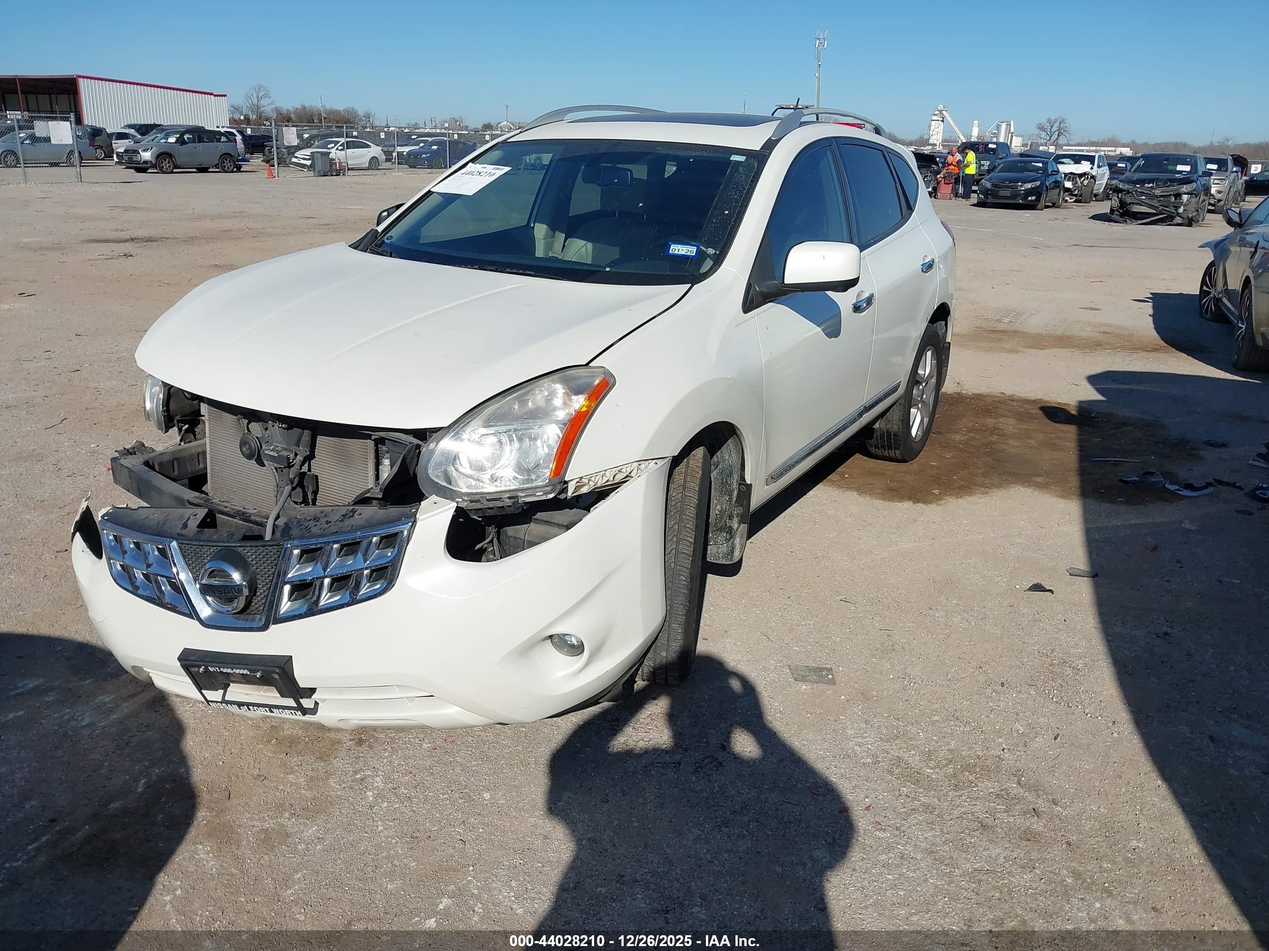 NISSAN ROGUE image 2