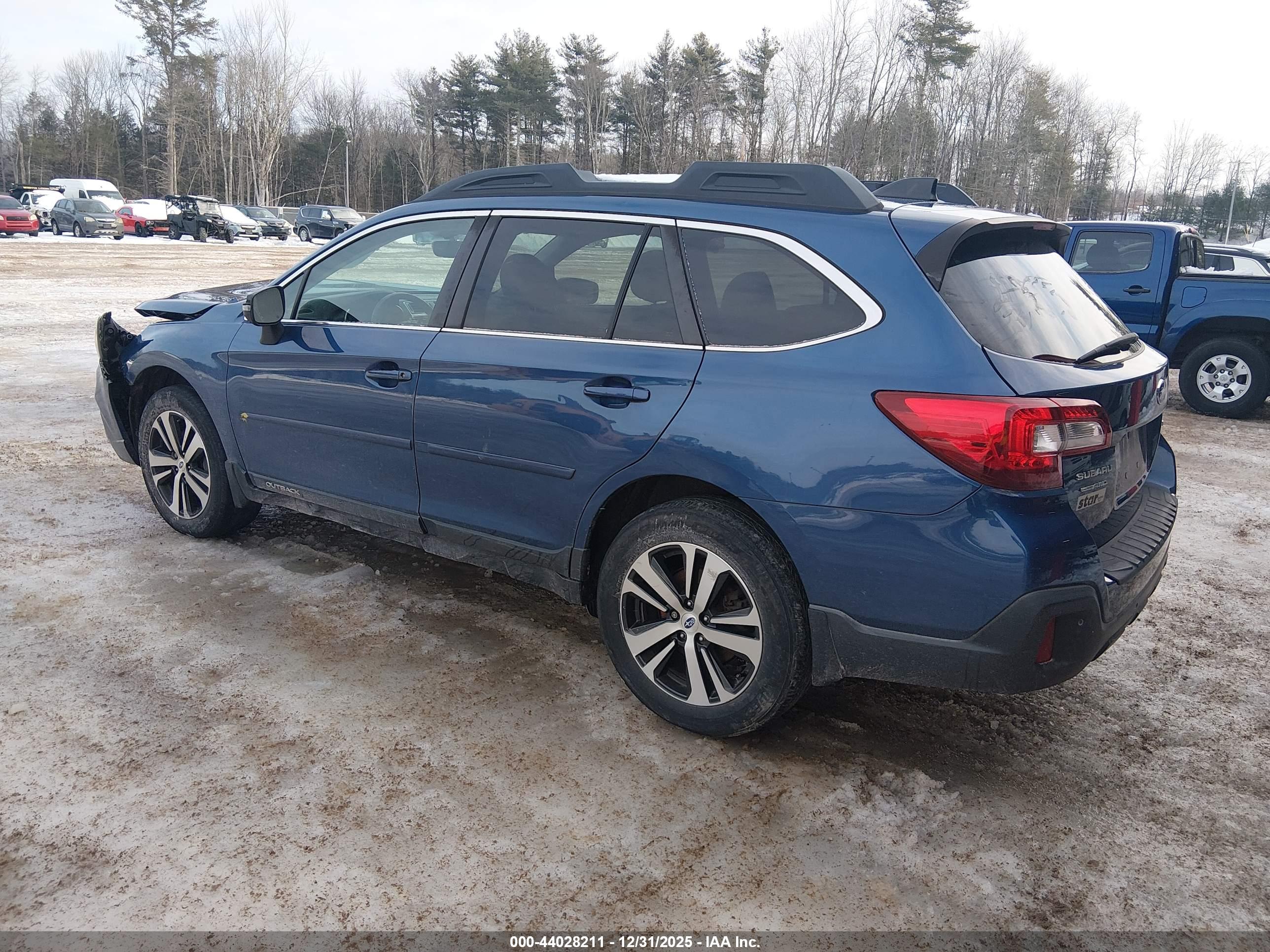 SUBARU OUTBACK image 3