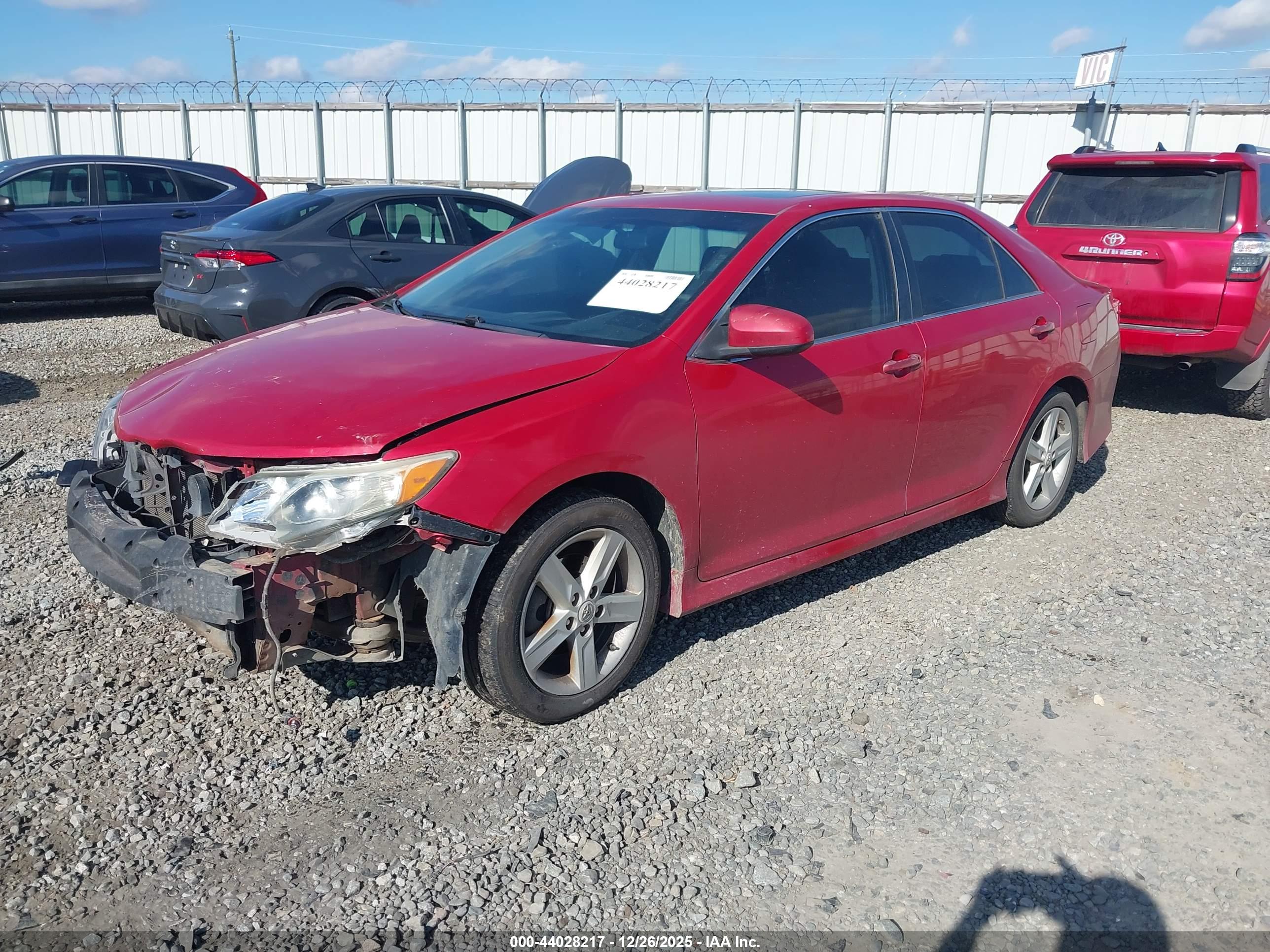 TOYOTA CAMRY image 2