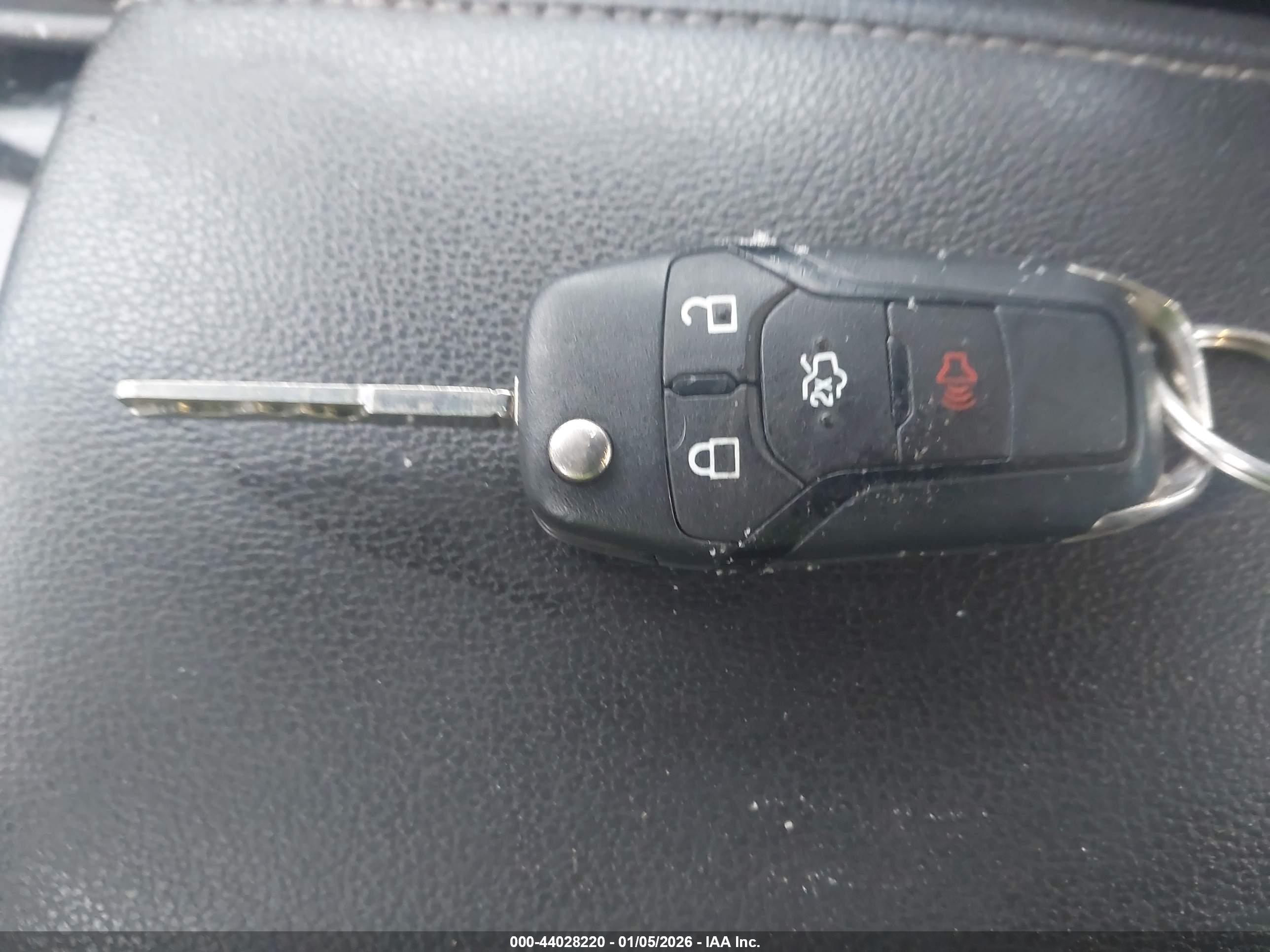 FORD FUSION image 11