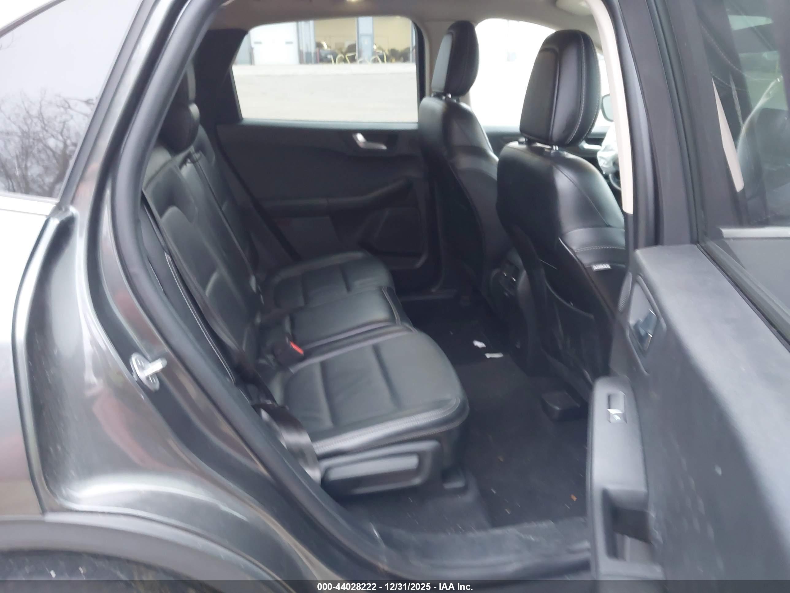 FORD ESCAPE image 8