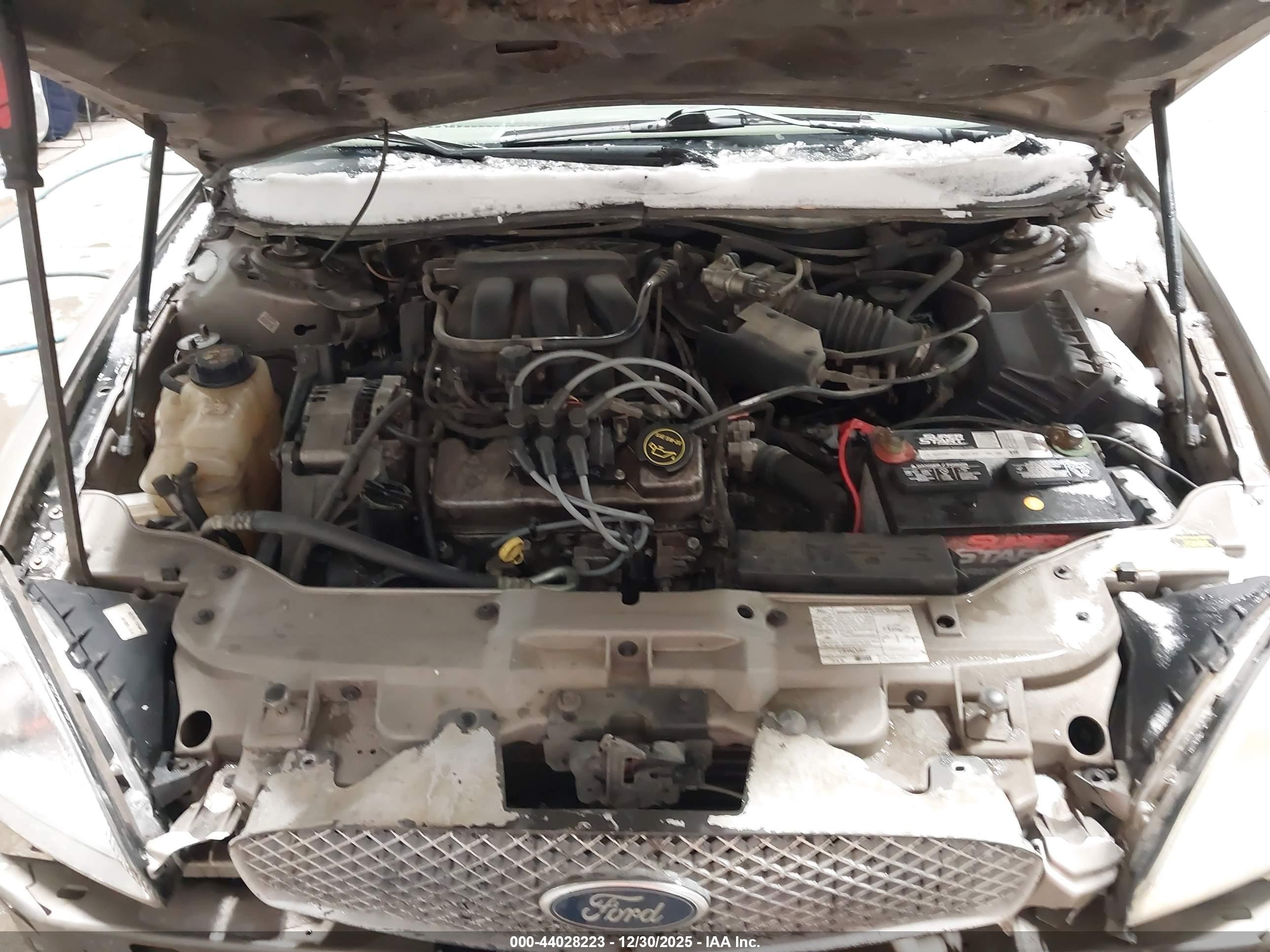 FORD TAURUS image 10