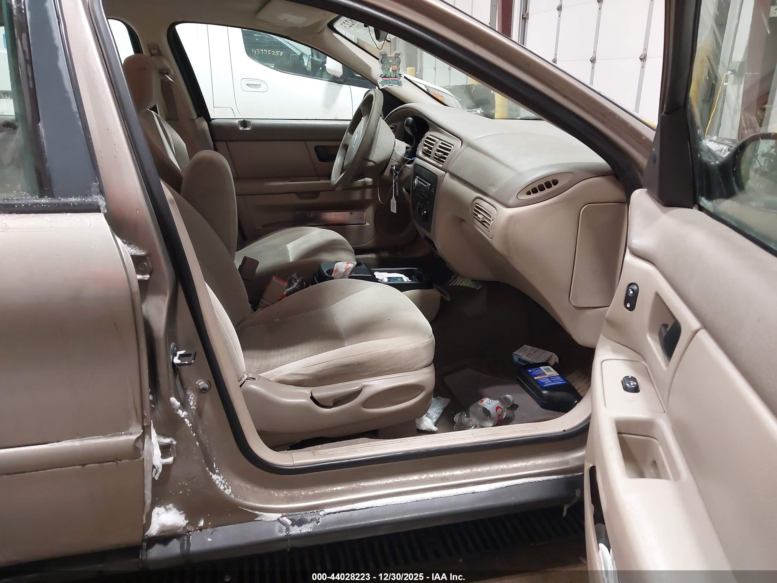 FORD TAURUS image 5