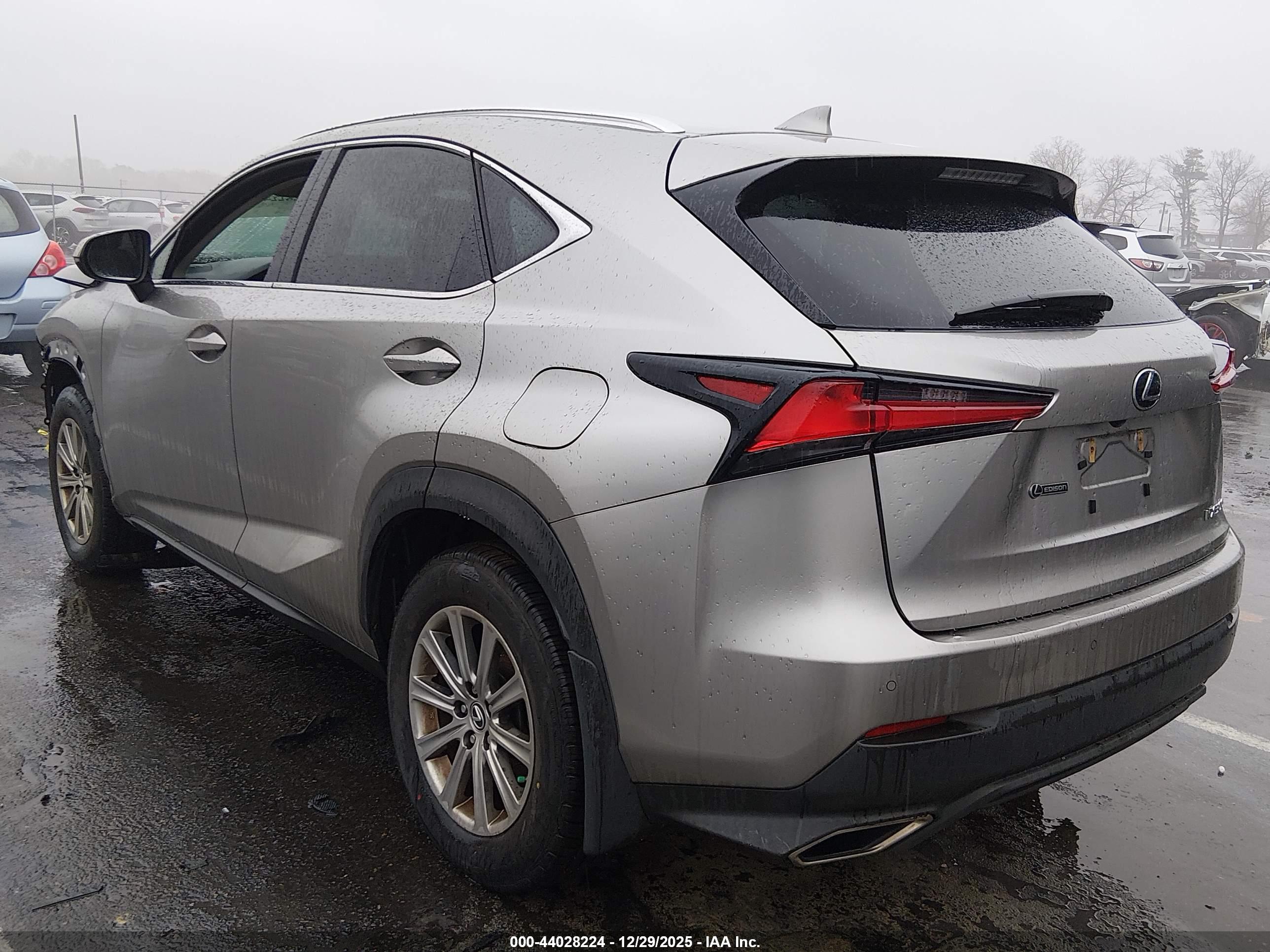 LEXUS NX image 3
