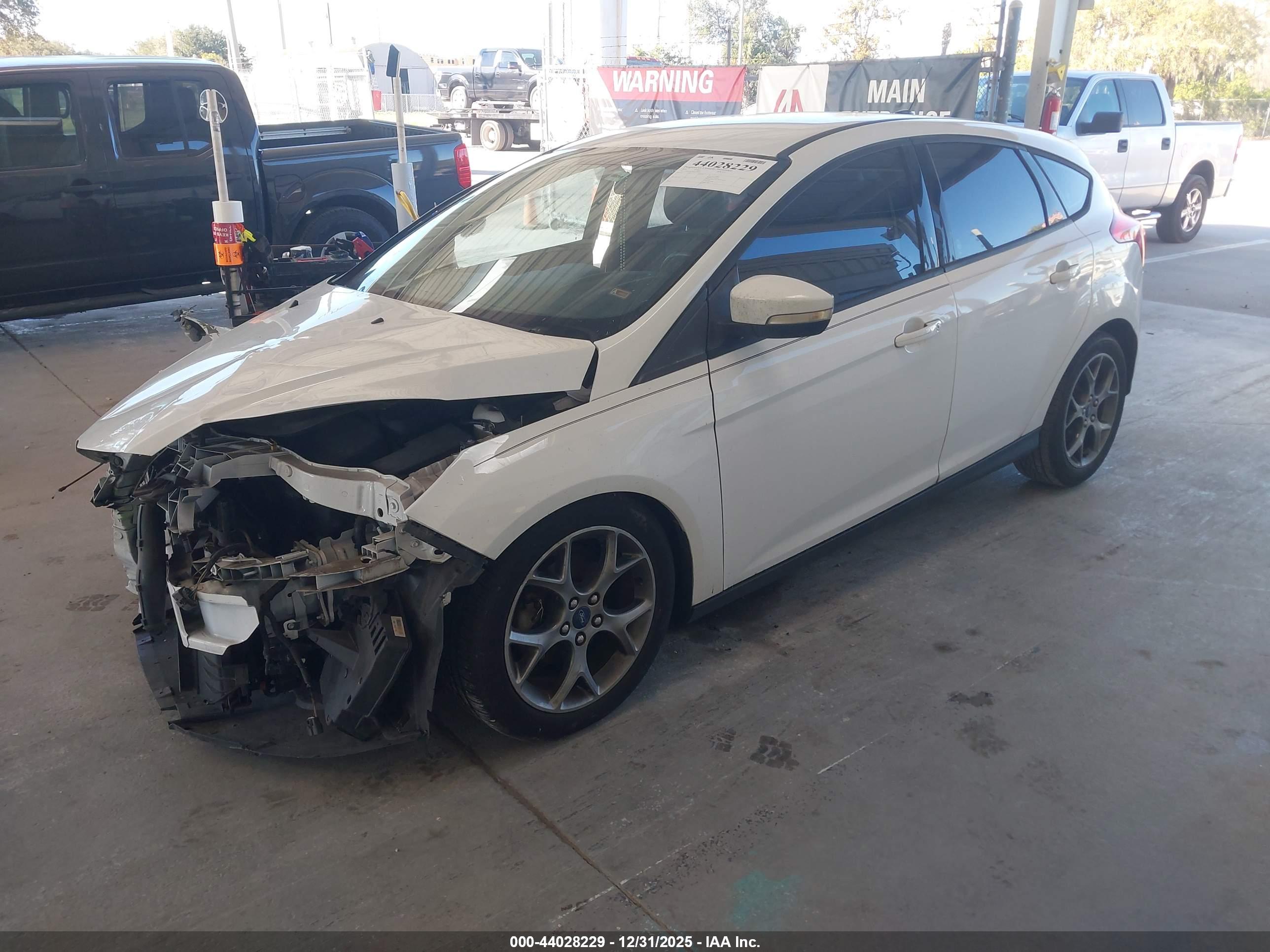 FORD FOCUS image 2