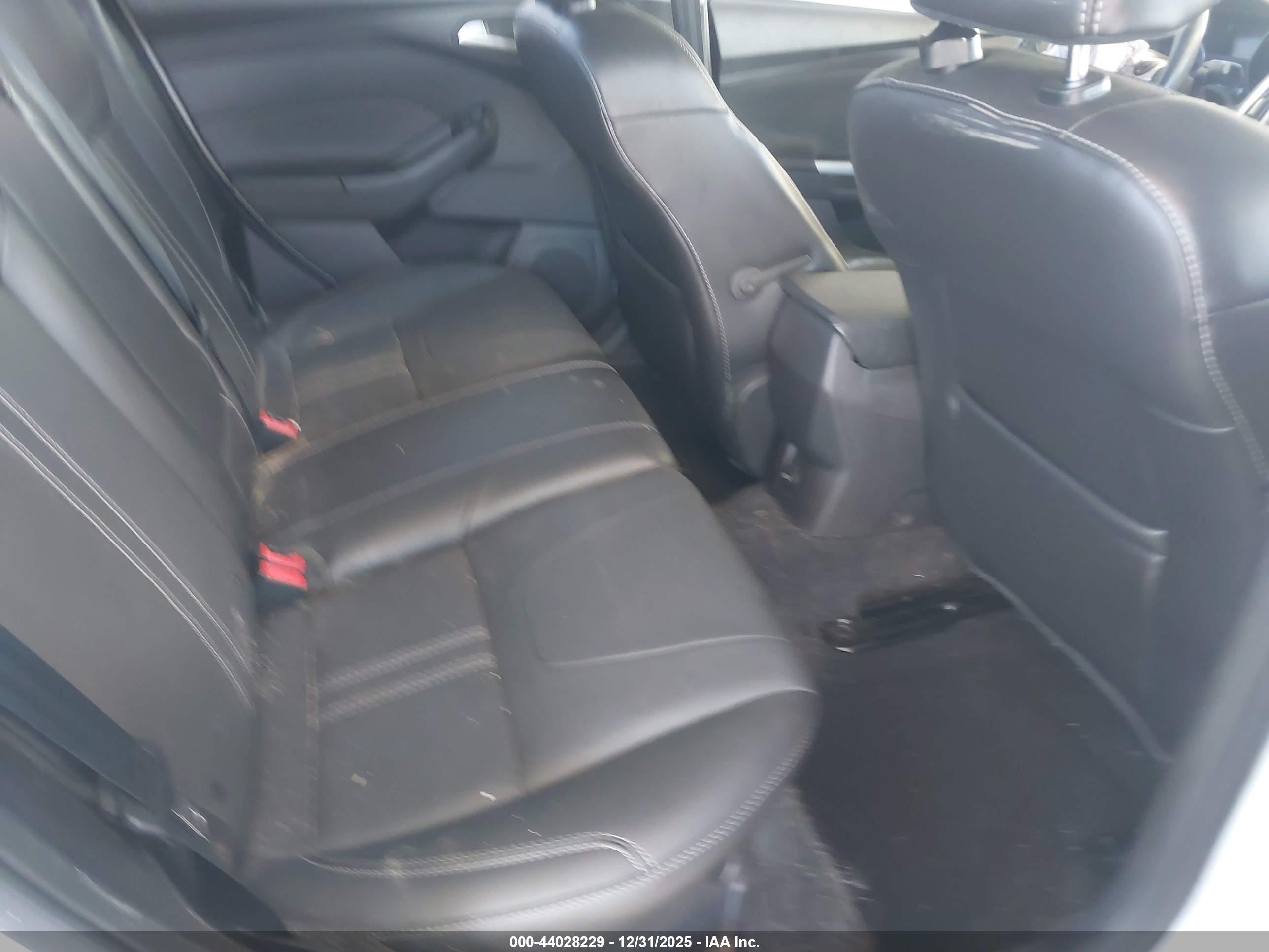 FORD FOCUS image 8