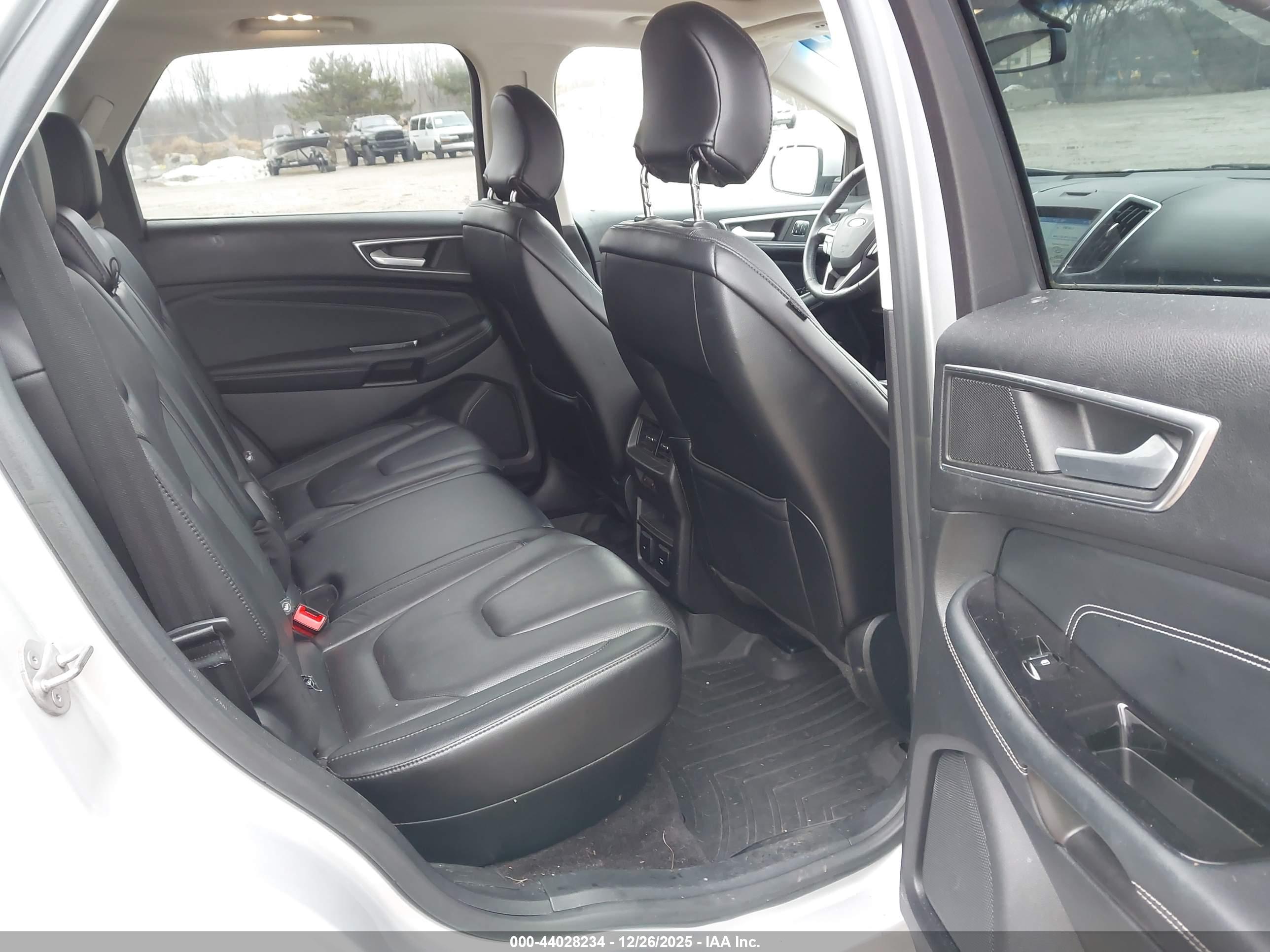 FORD EDGE image 8