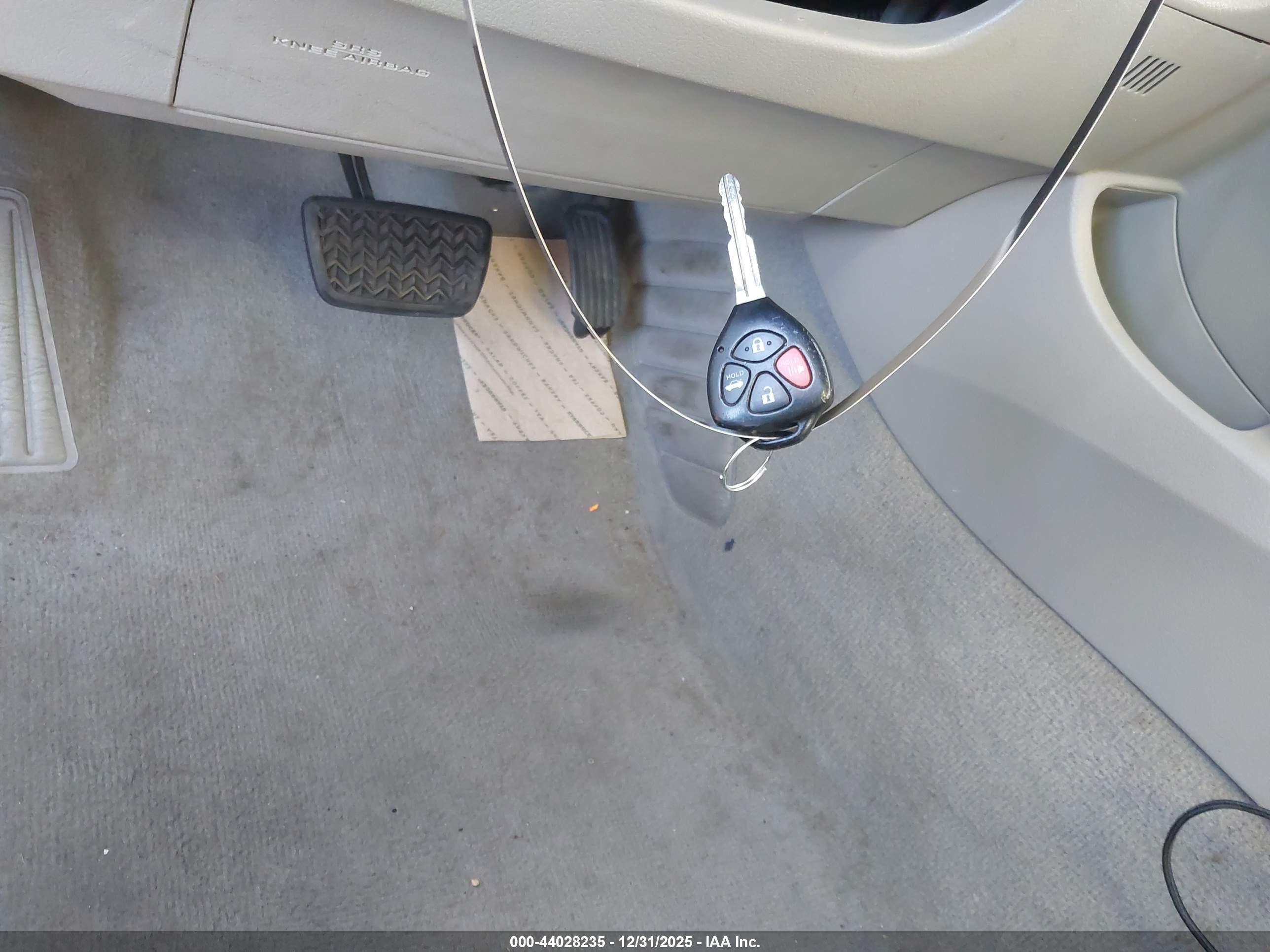 TOYOTA CAMRY image 11