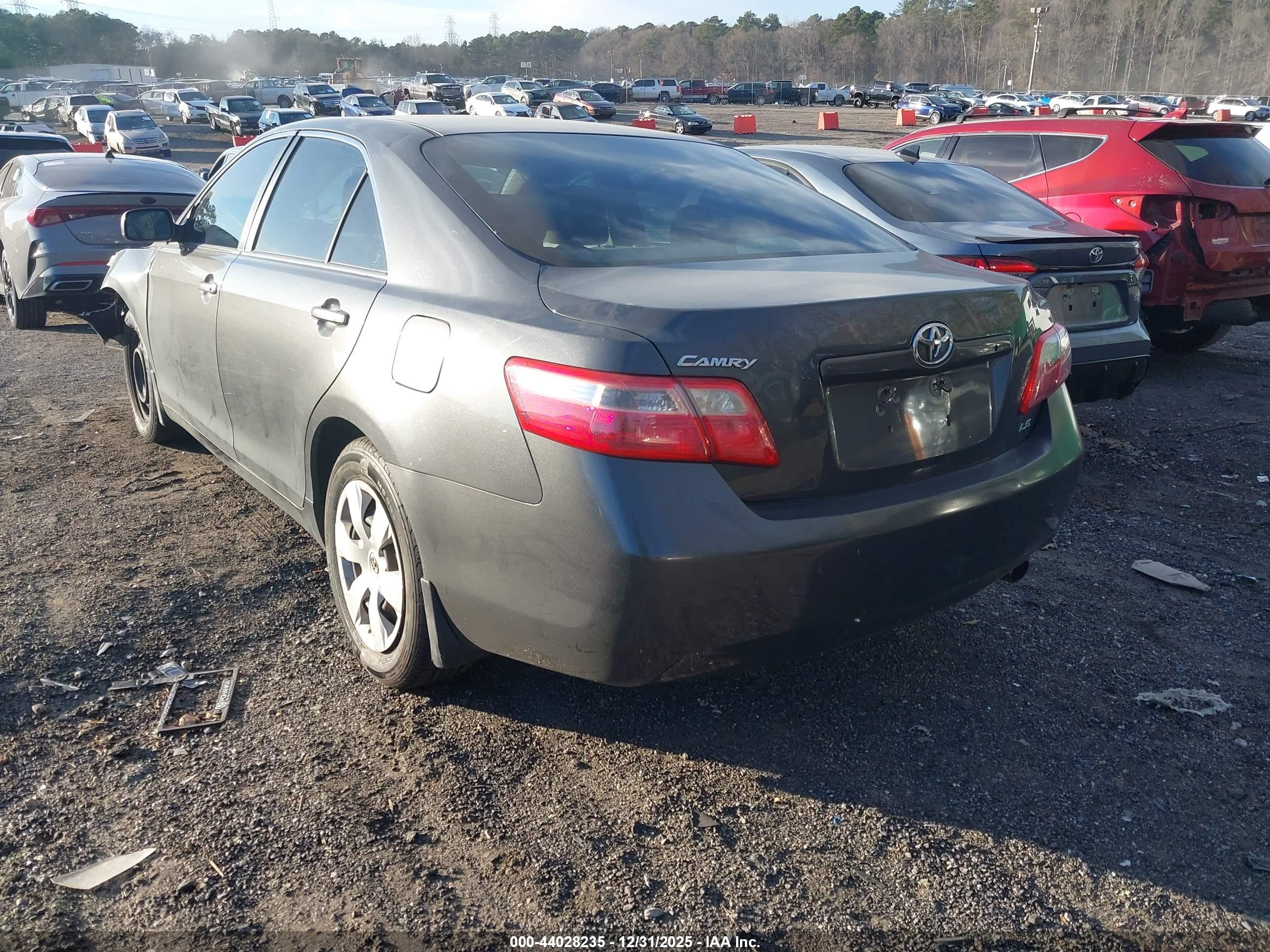 TOYOTA CAMRY image 3