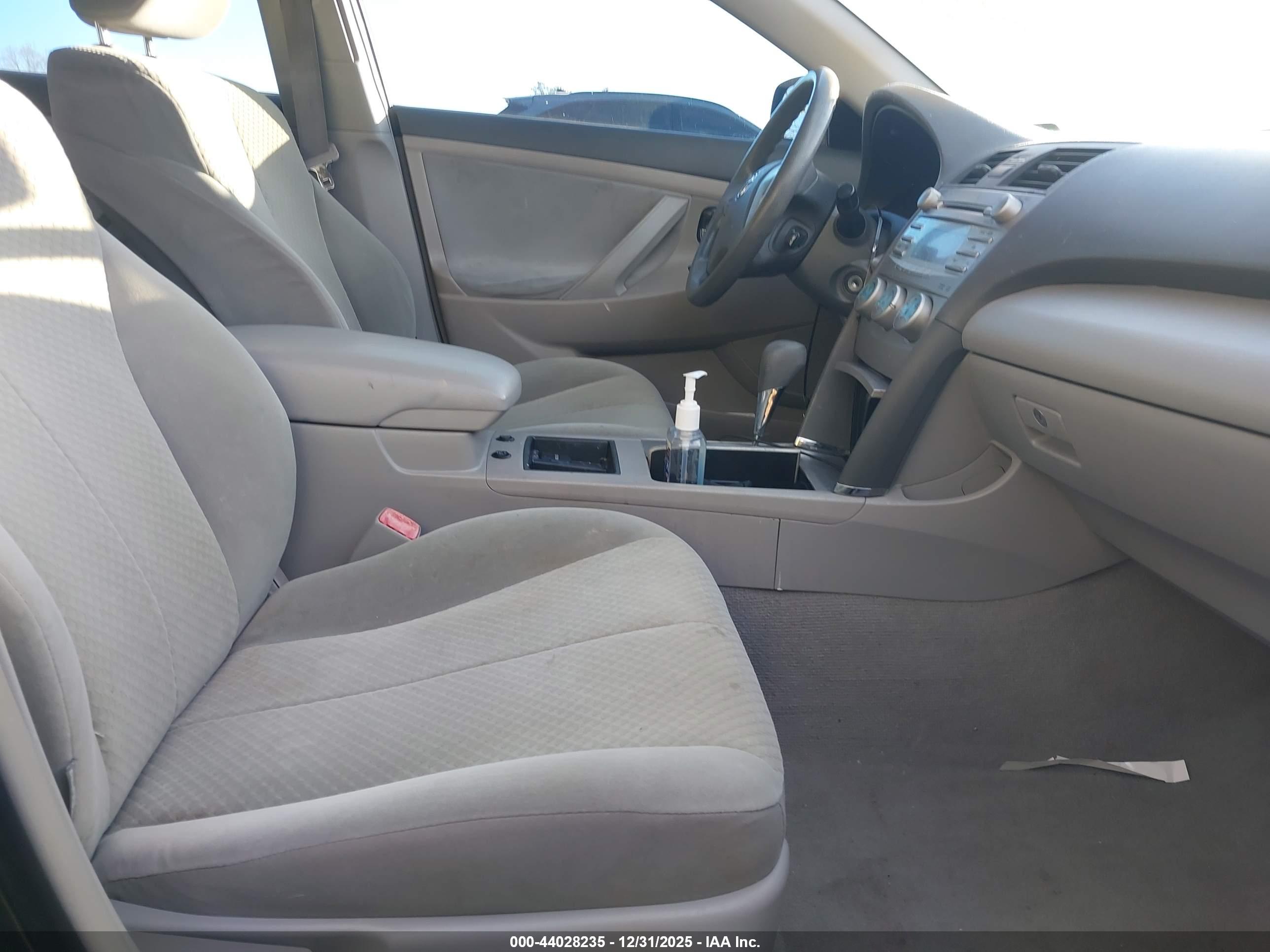 TOYOTA CAMRY image 5