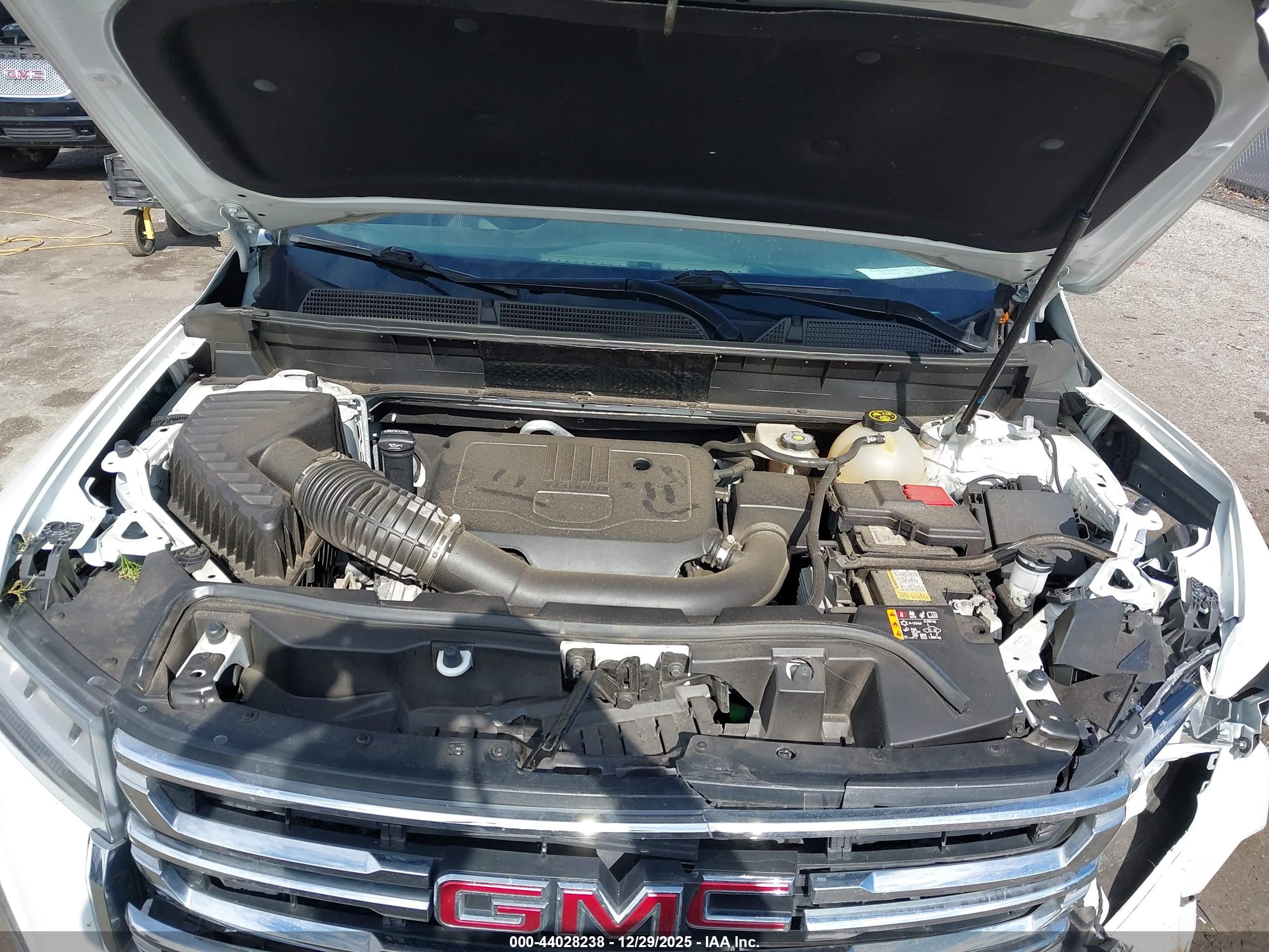 GMC ACADIA image 10