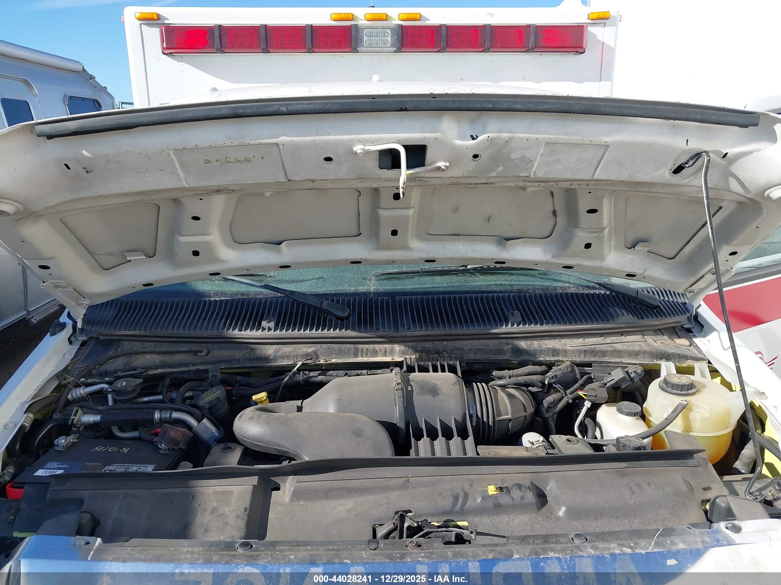FORD E-350 image 10
