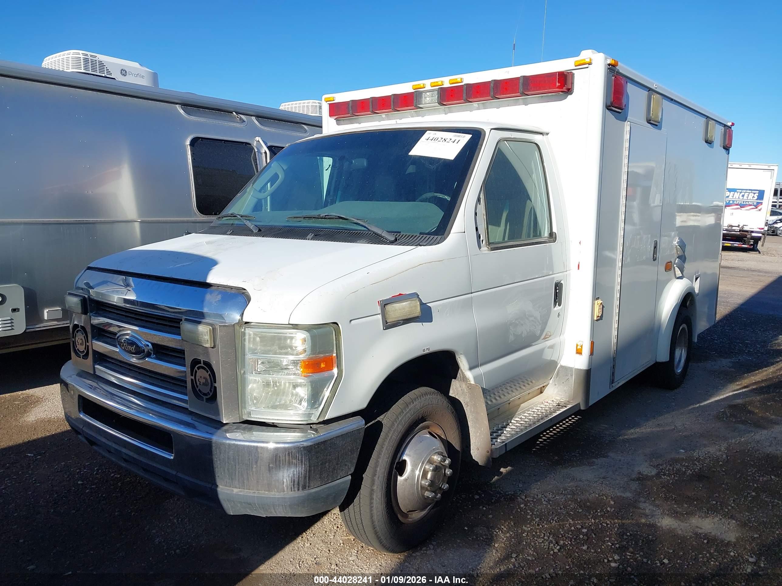 FORD E-350 image 2