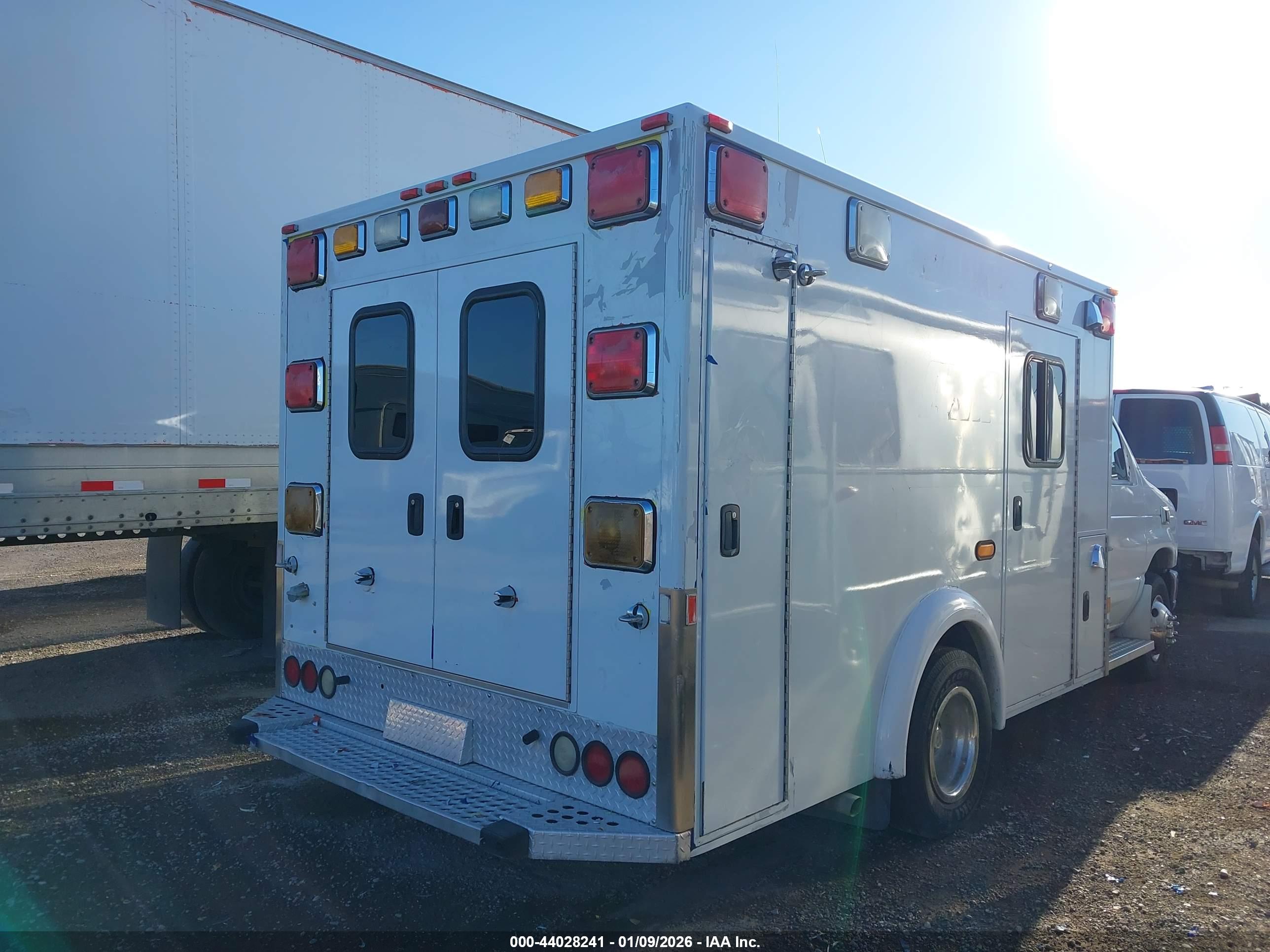 FORD E-350 image 4