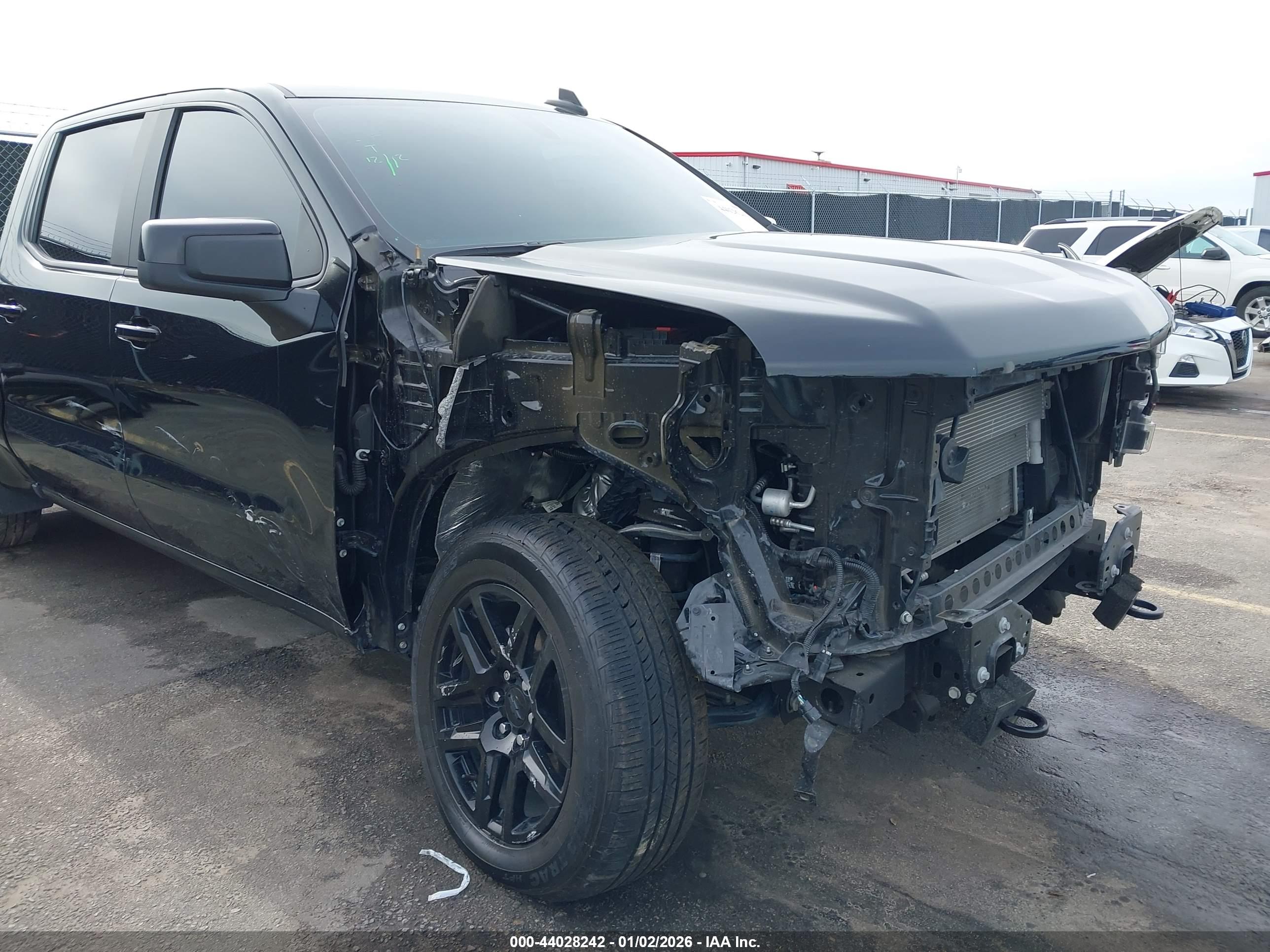 CHEVROLET SILVERADO image 6