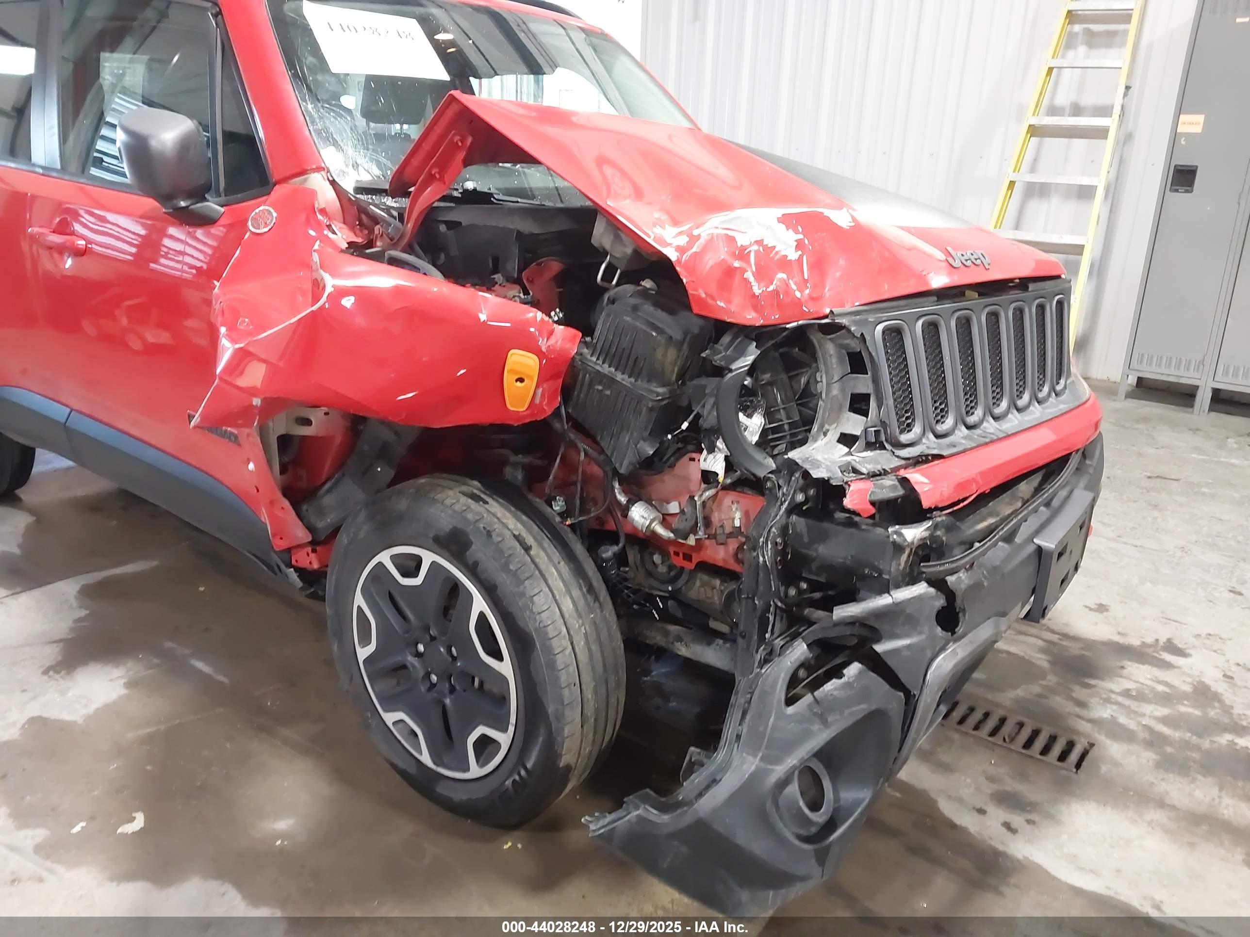 JEEP RENEGADE image 6