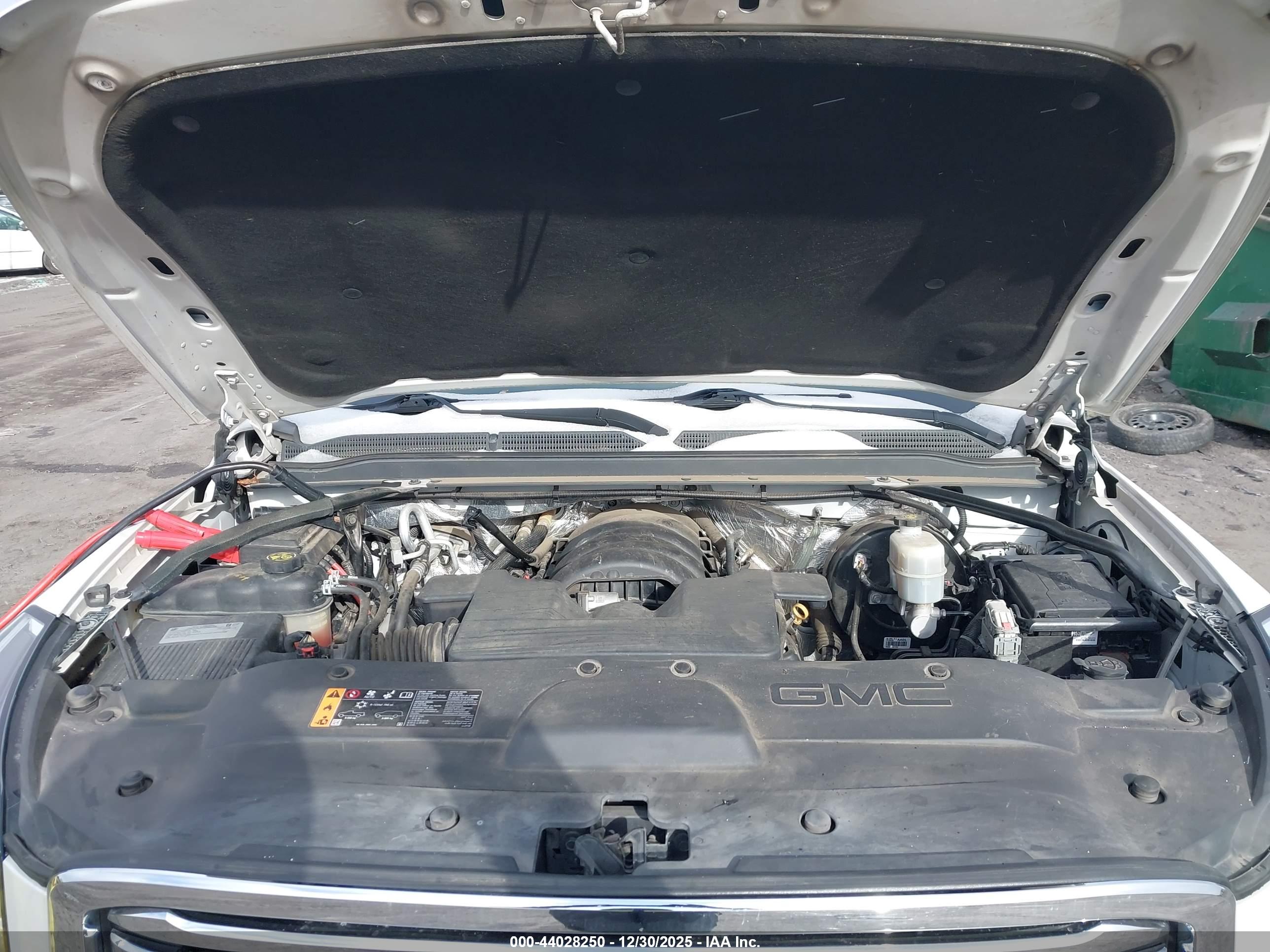 GMC YUKON image 10