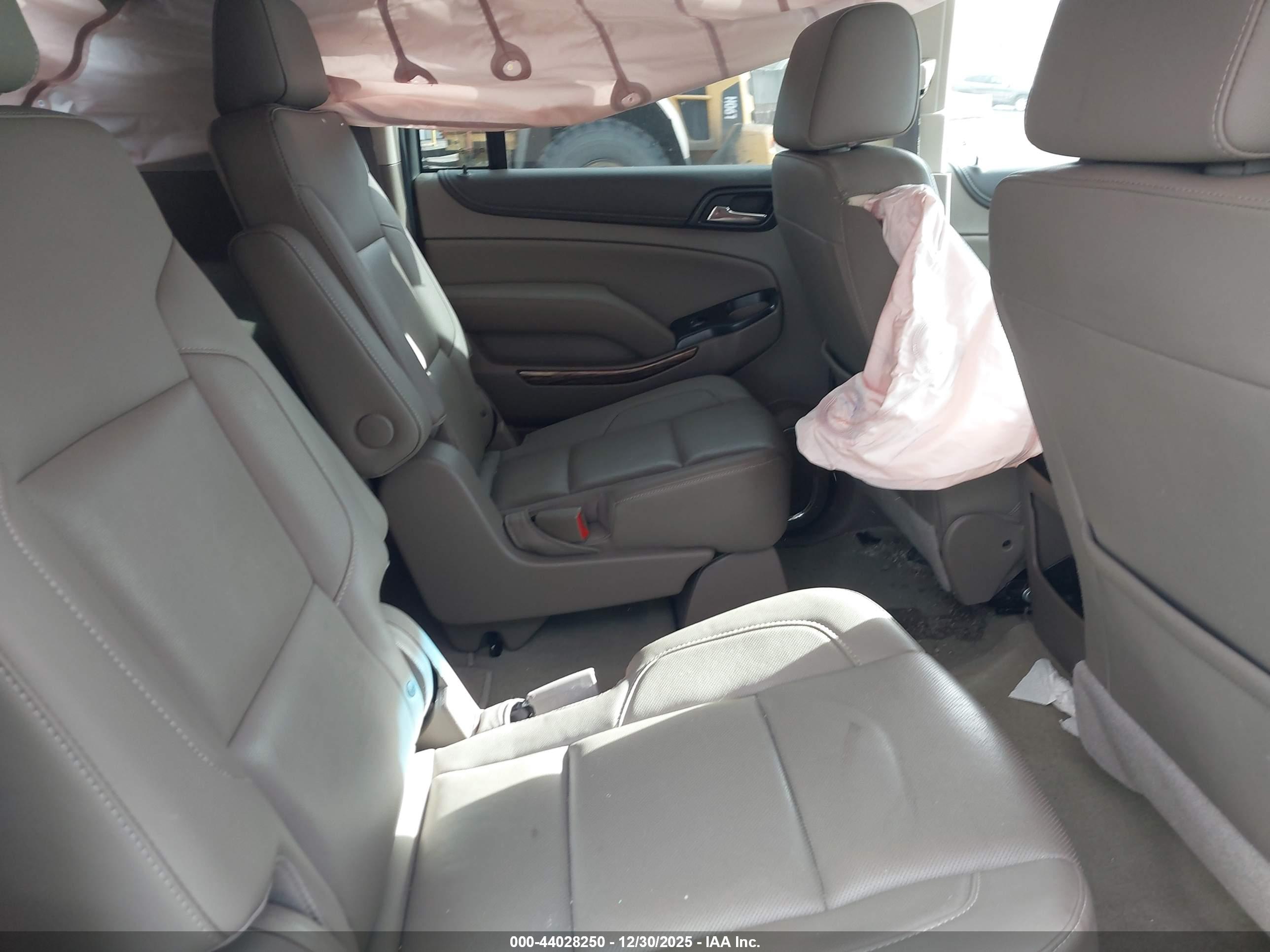 GMC YUKON image 8