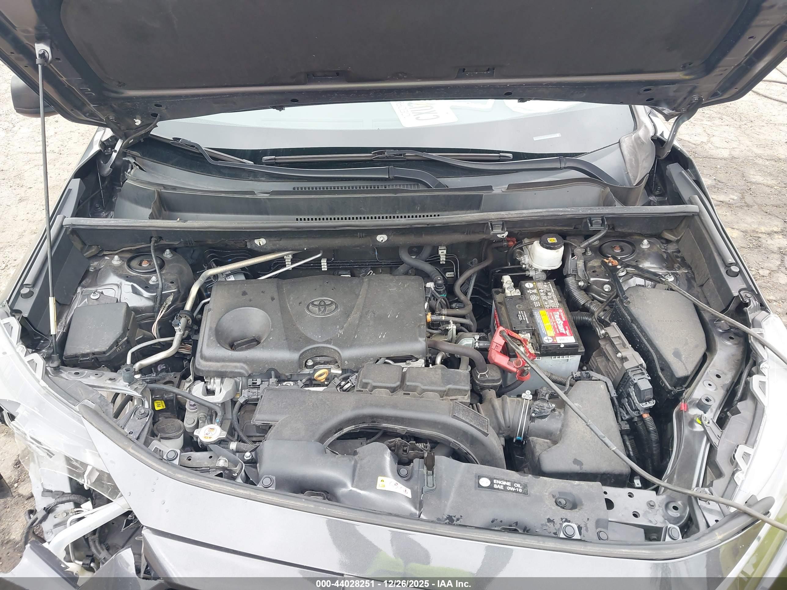TOYOTA RAV4 image 10