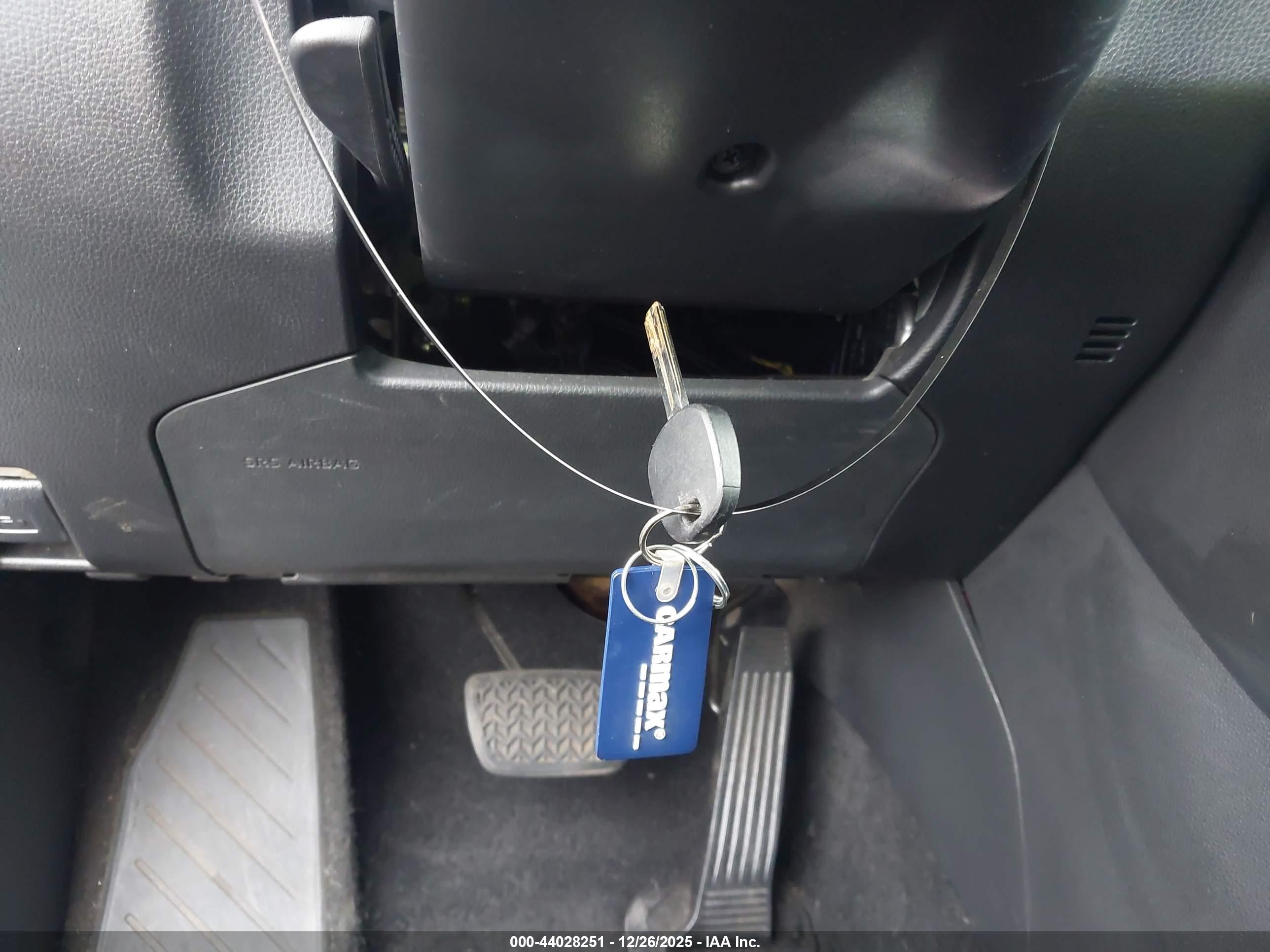 TOYOTA RAV4 image 11
