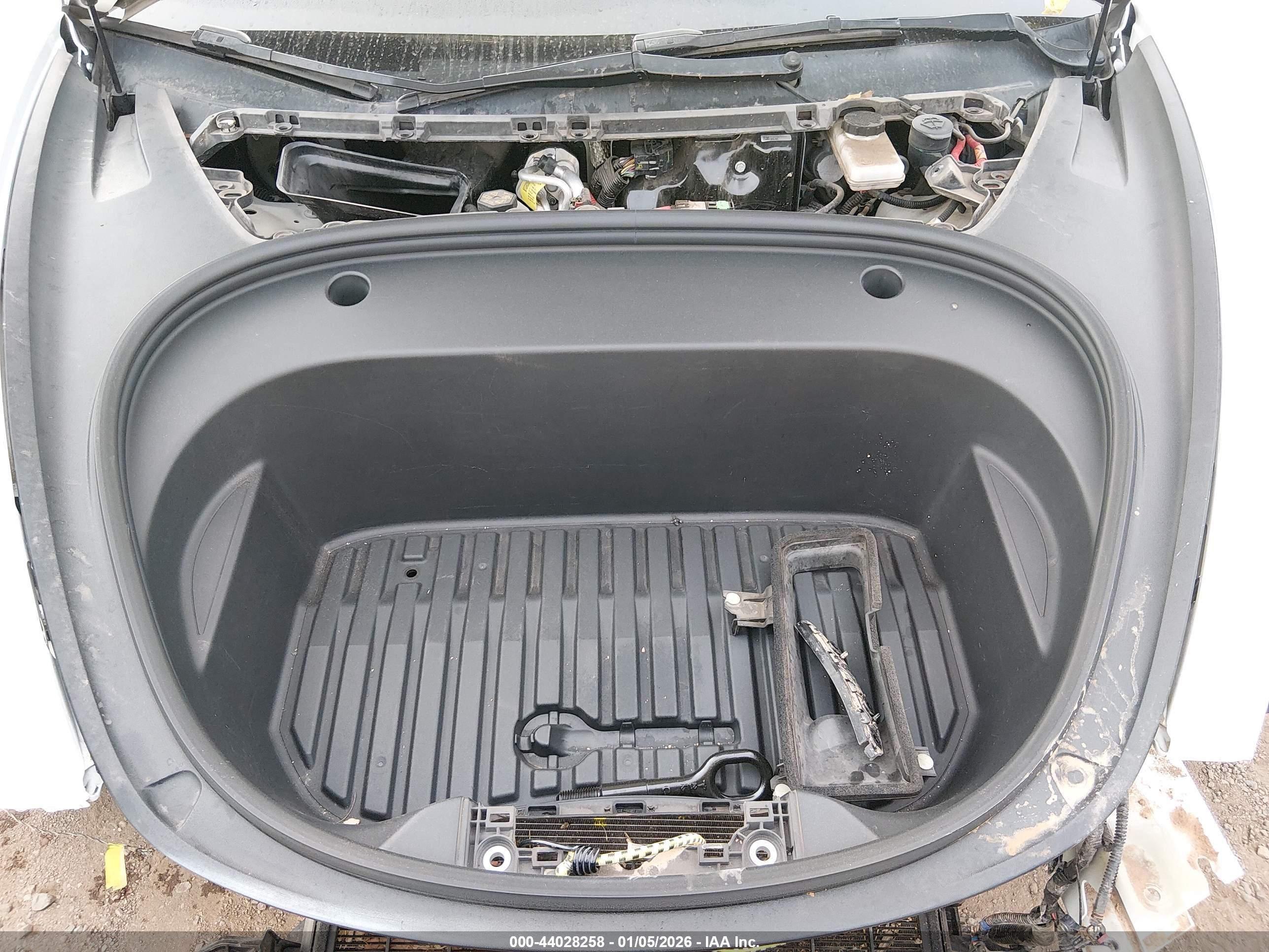 TESLA MODEL image 10