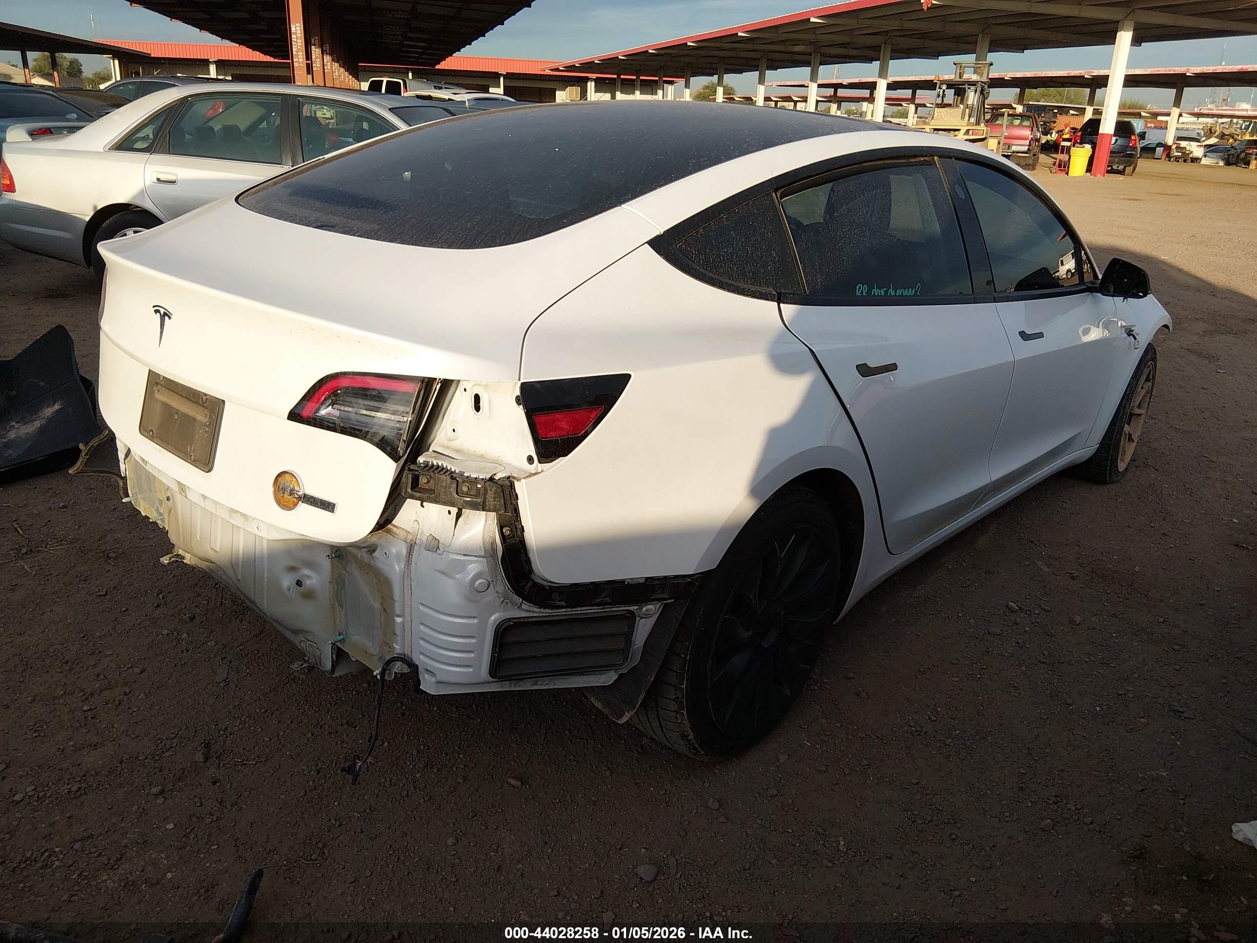 TESLA MODEL image 4