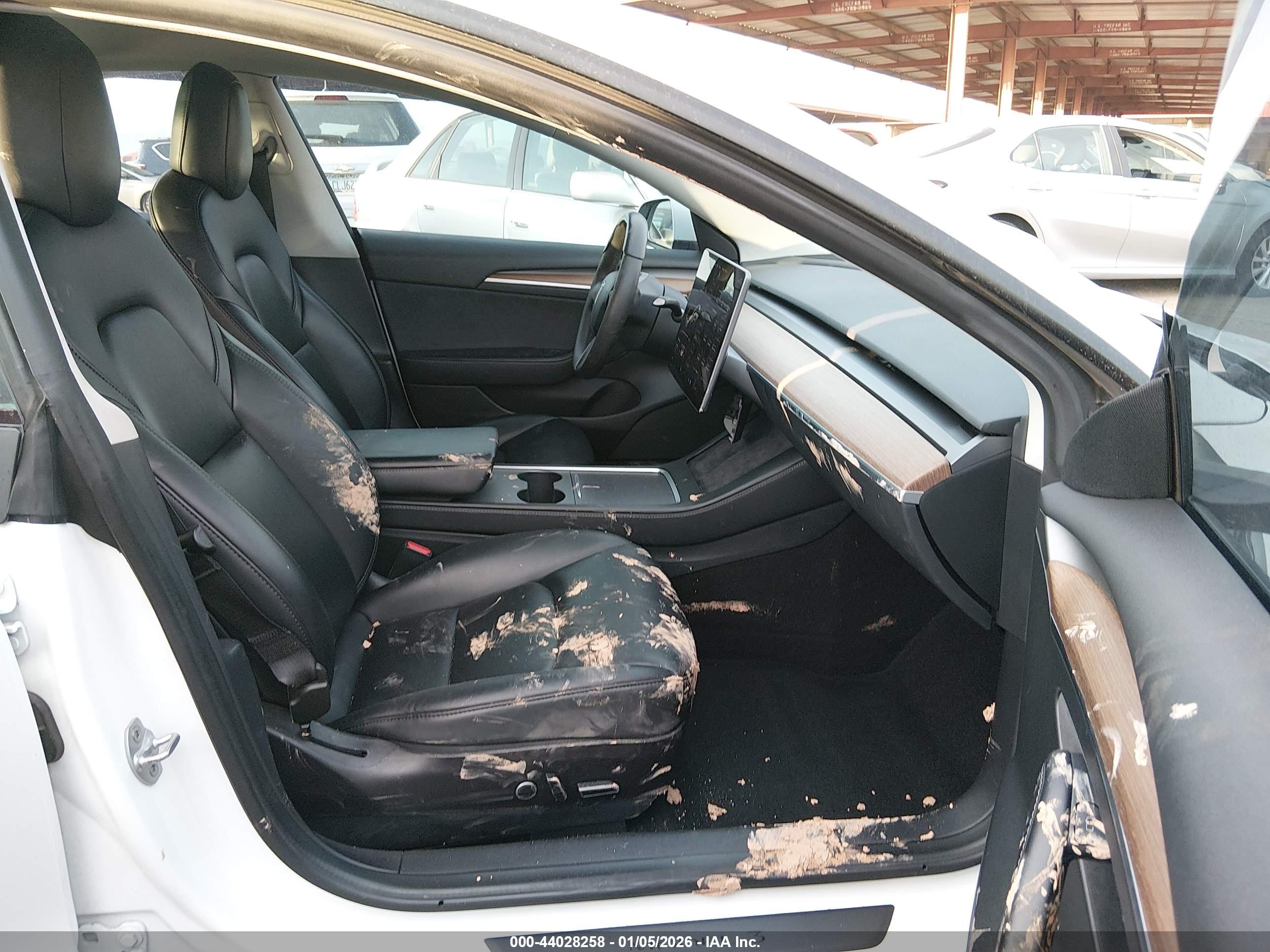 TESLA MODEL image 5