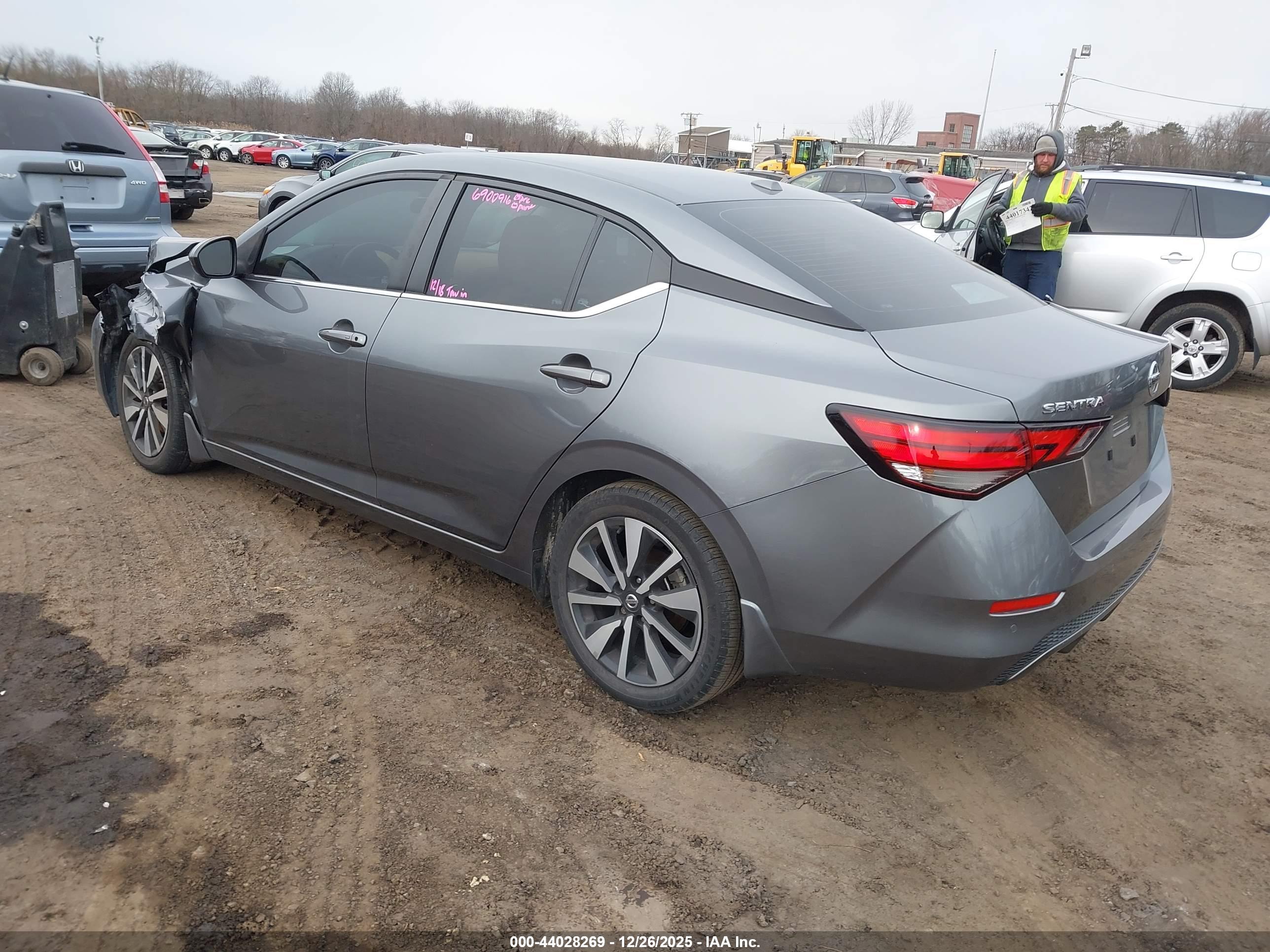 NISSAN SENTRA image 3