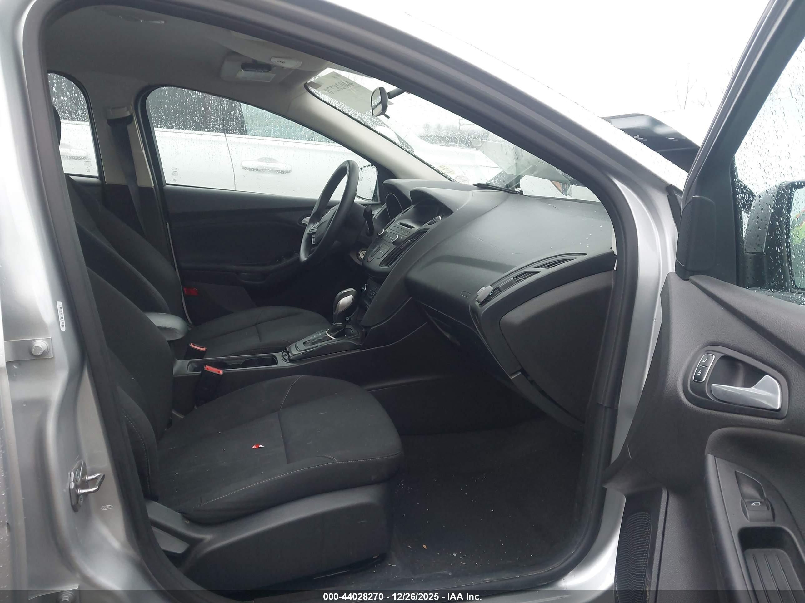 FORD FOCUS image 5