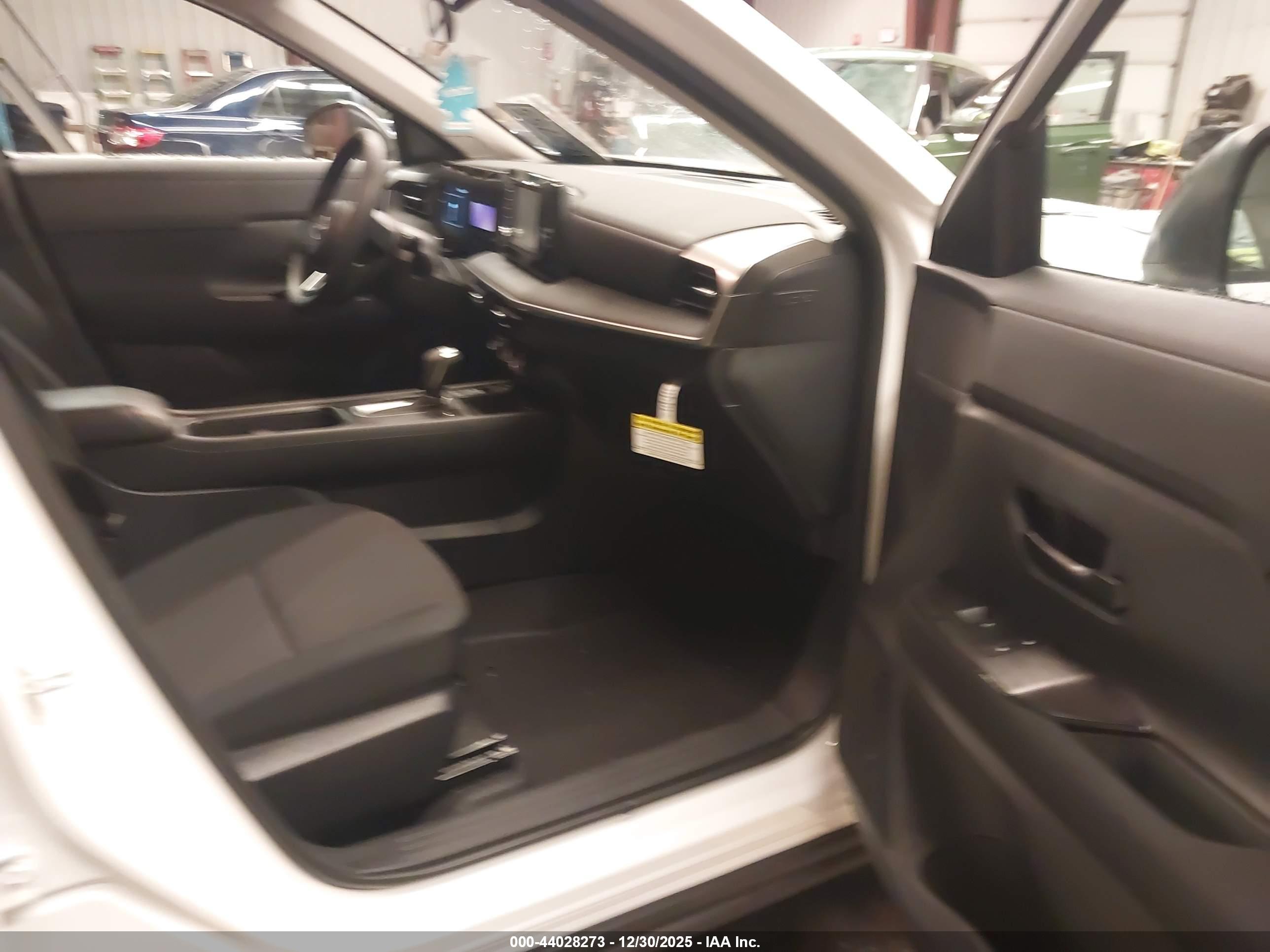 NISSAN KICKS image 5