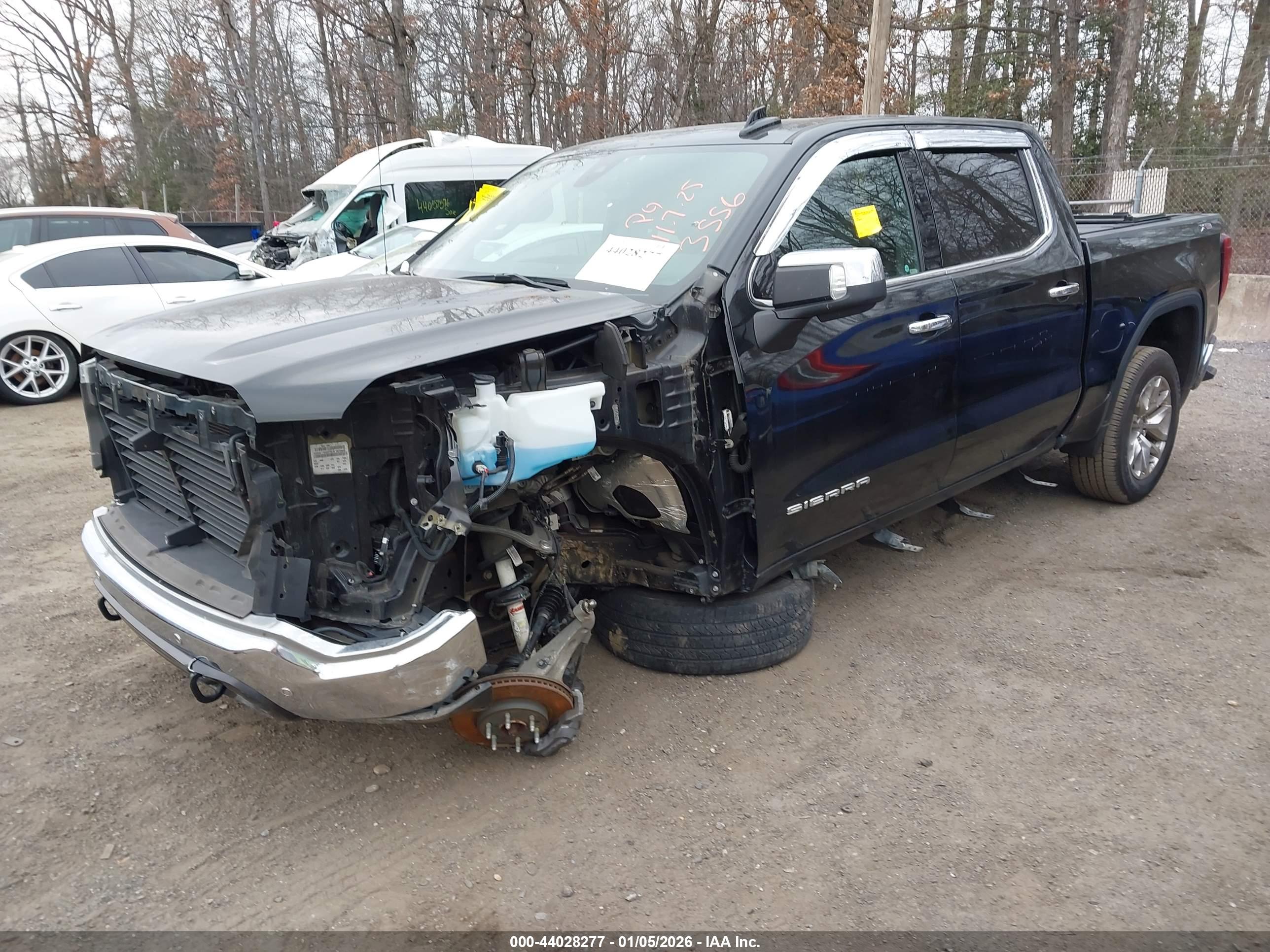 GMC SIERRA image 2