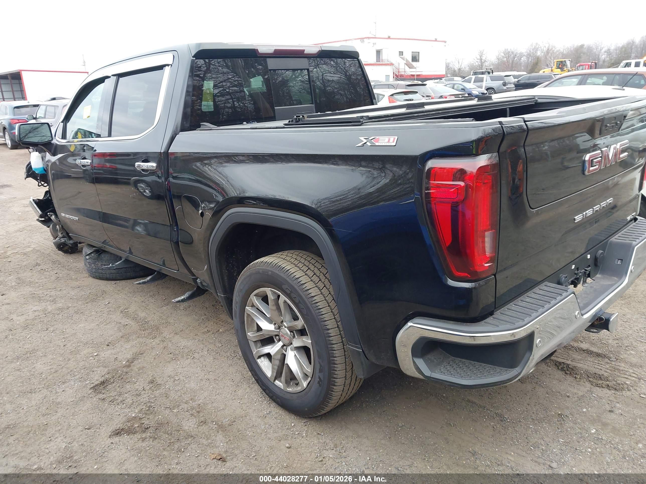 GMC SIERRA image 3