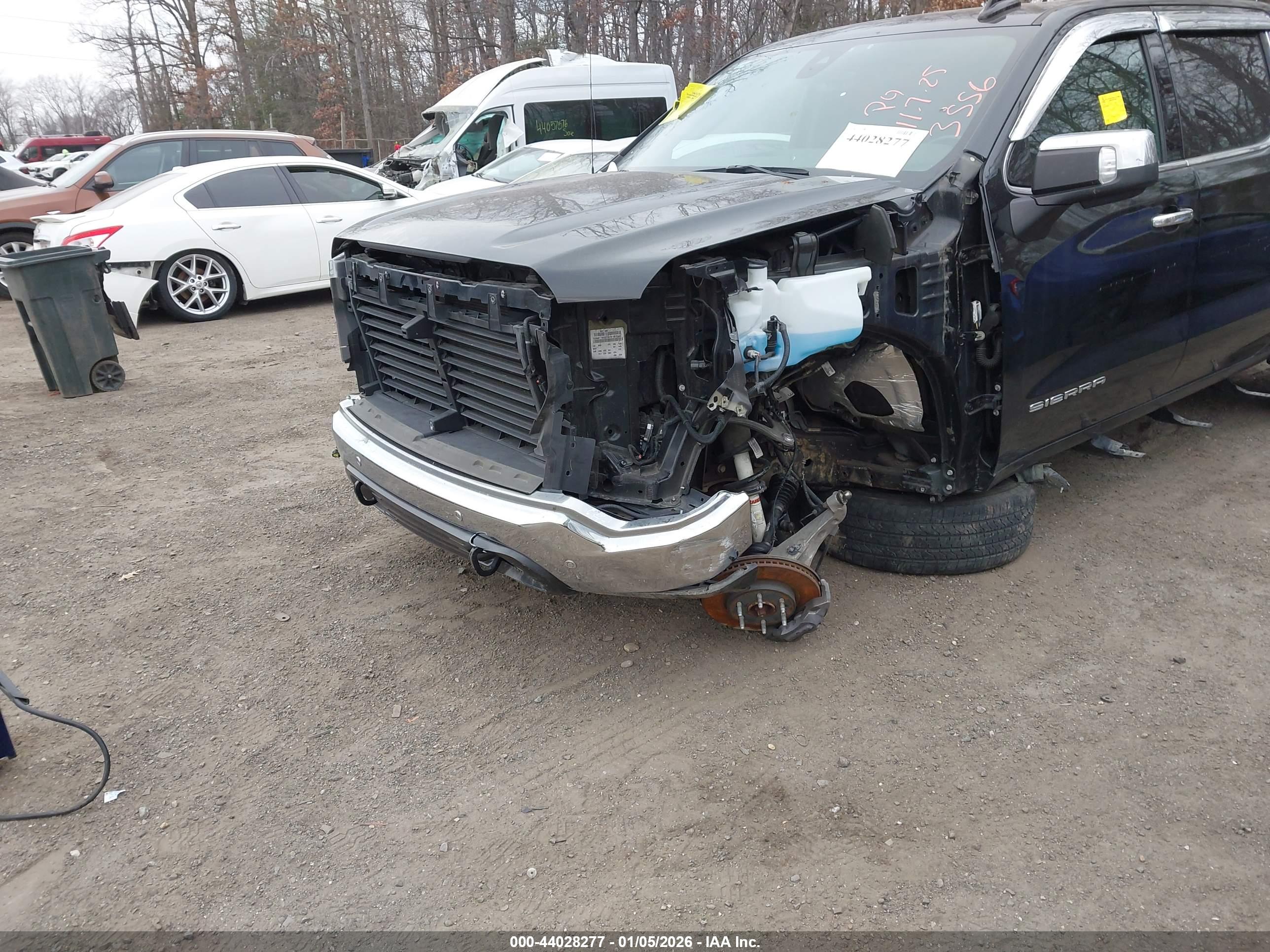 GMC SIERRA image 6