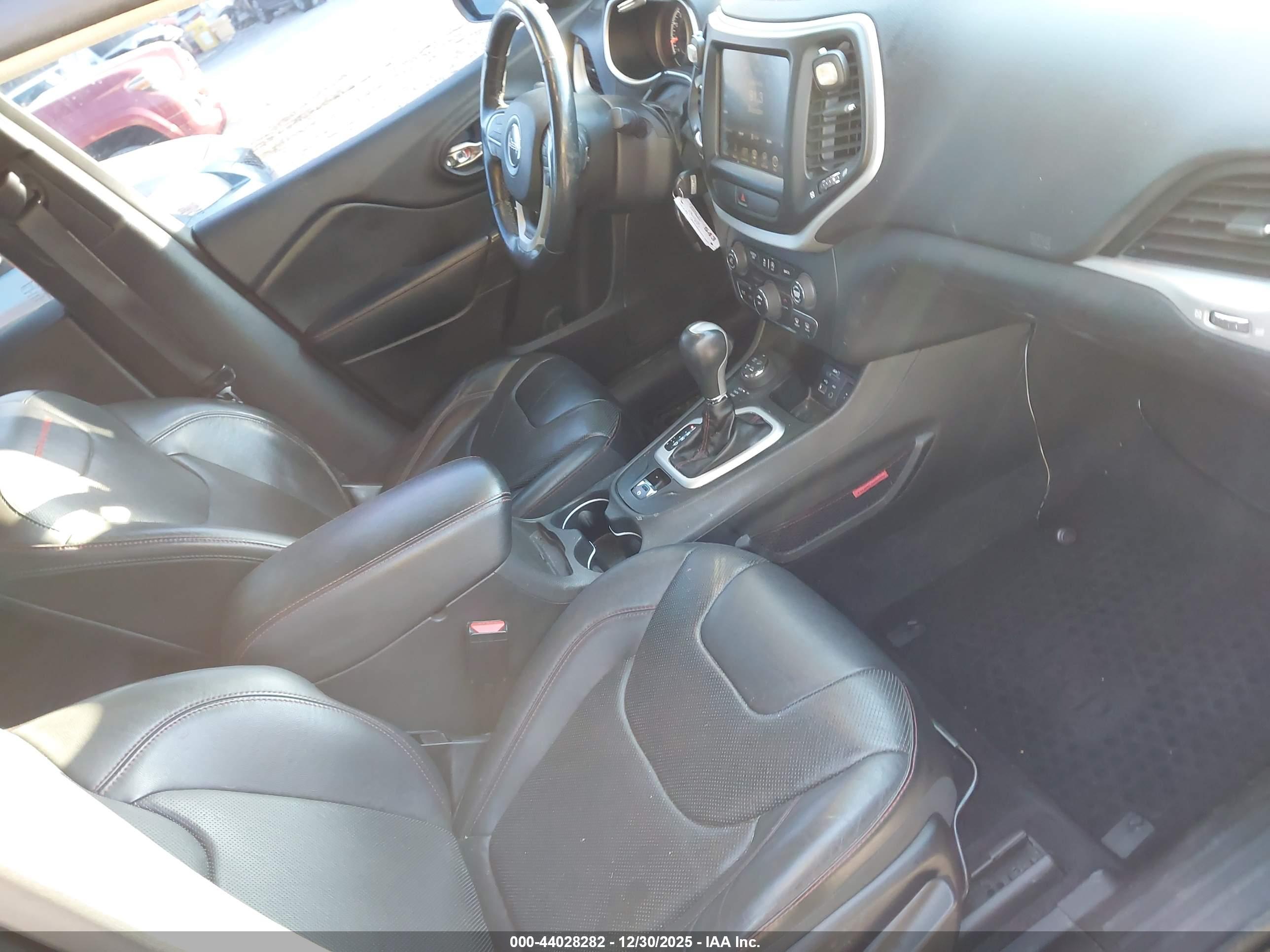 JEEP CHEROKEE image 5