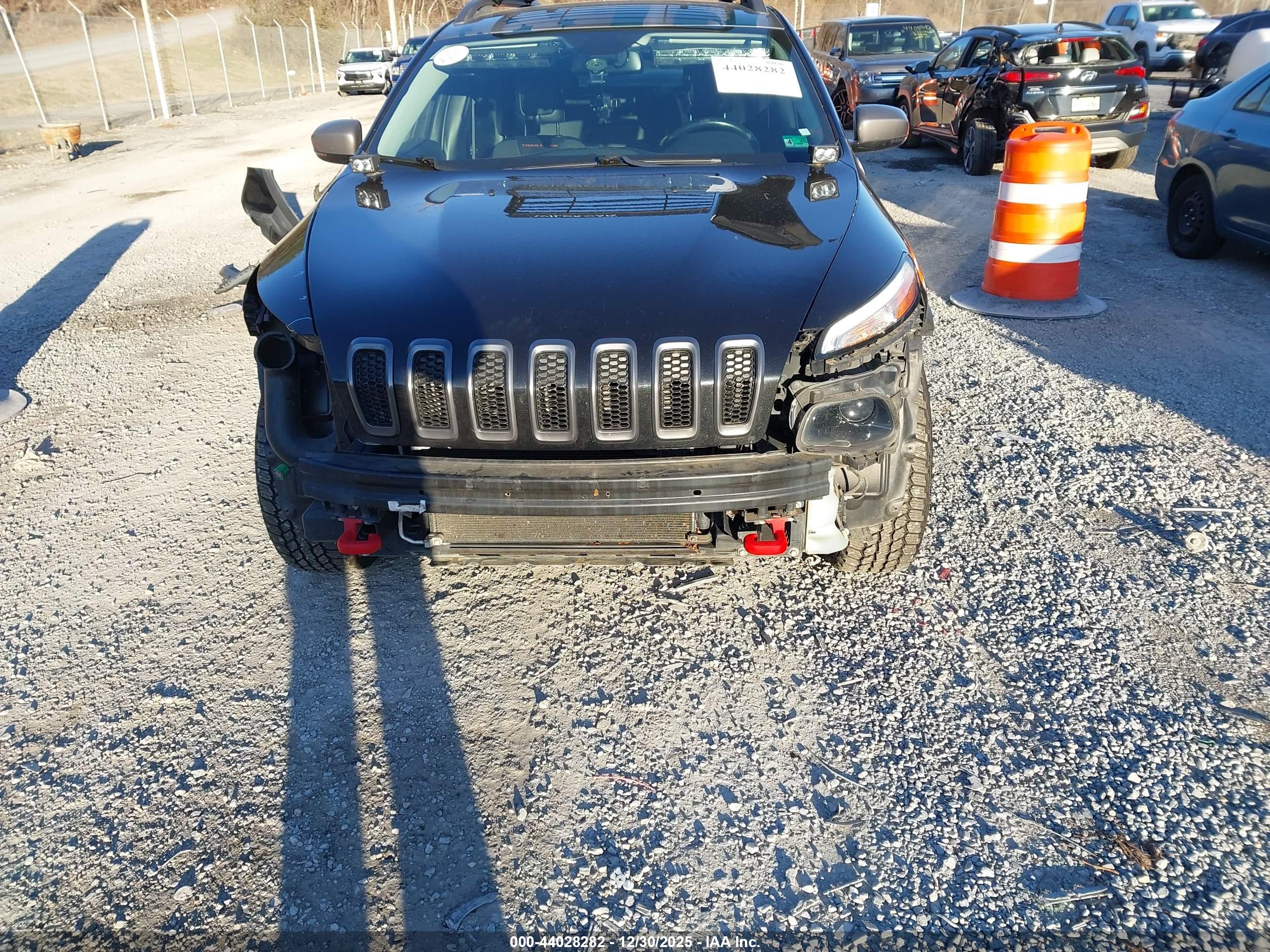 JEEP CHEROKEE image 6