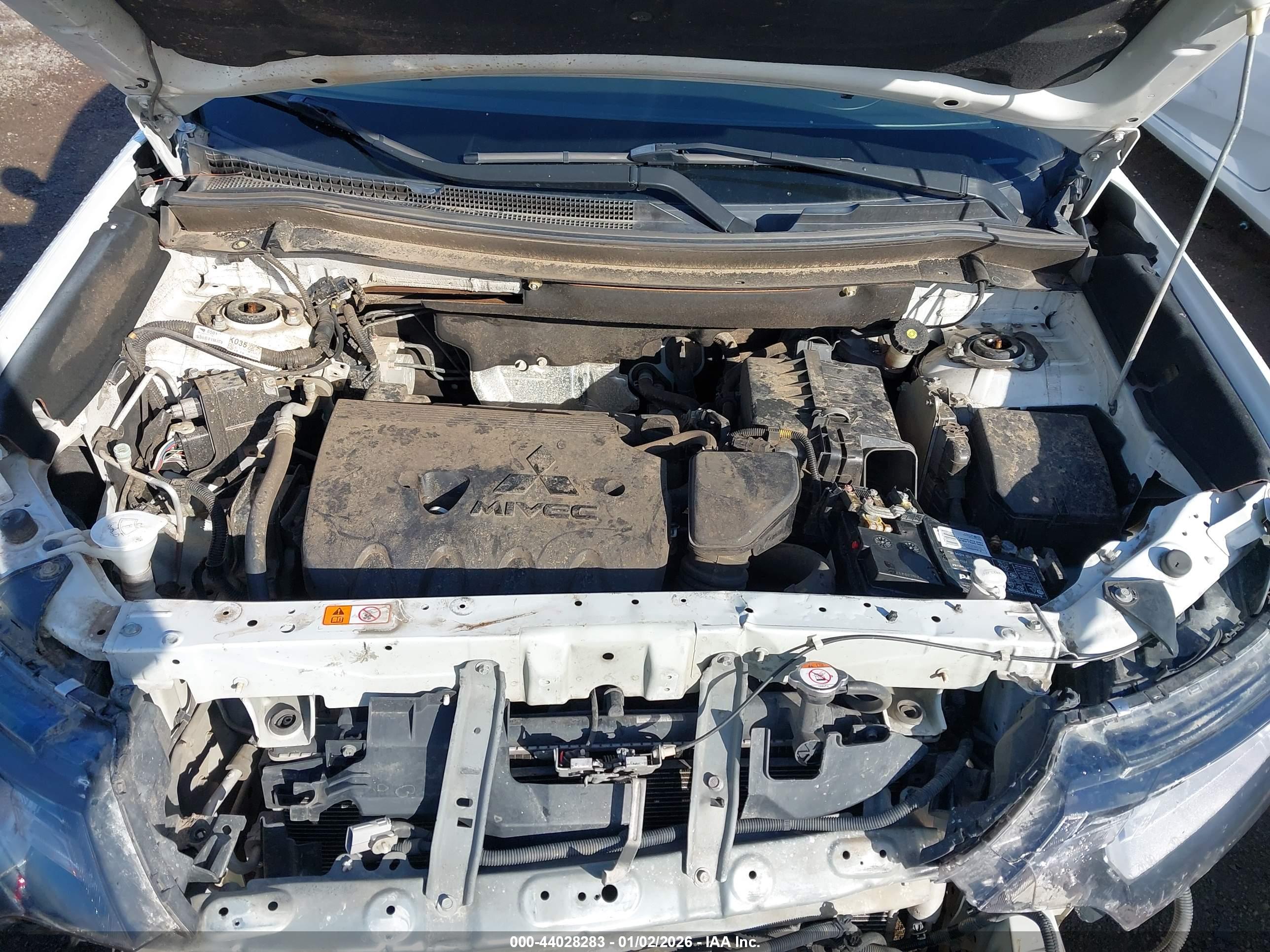 MITSUBISHI OUTLANDER image 10