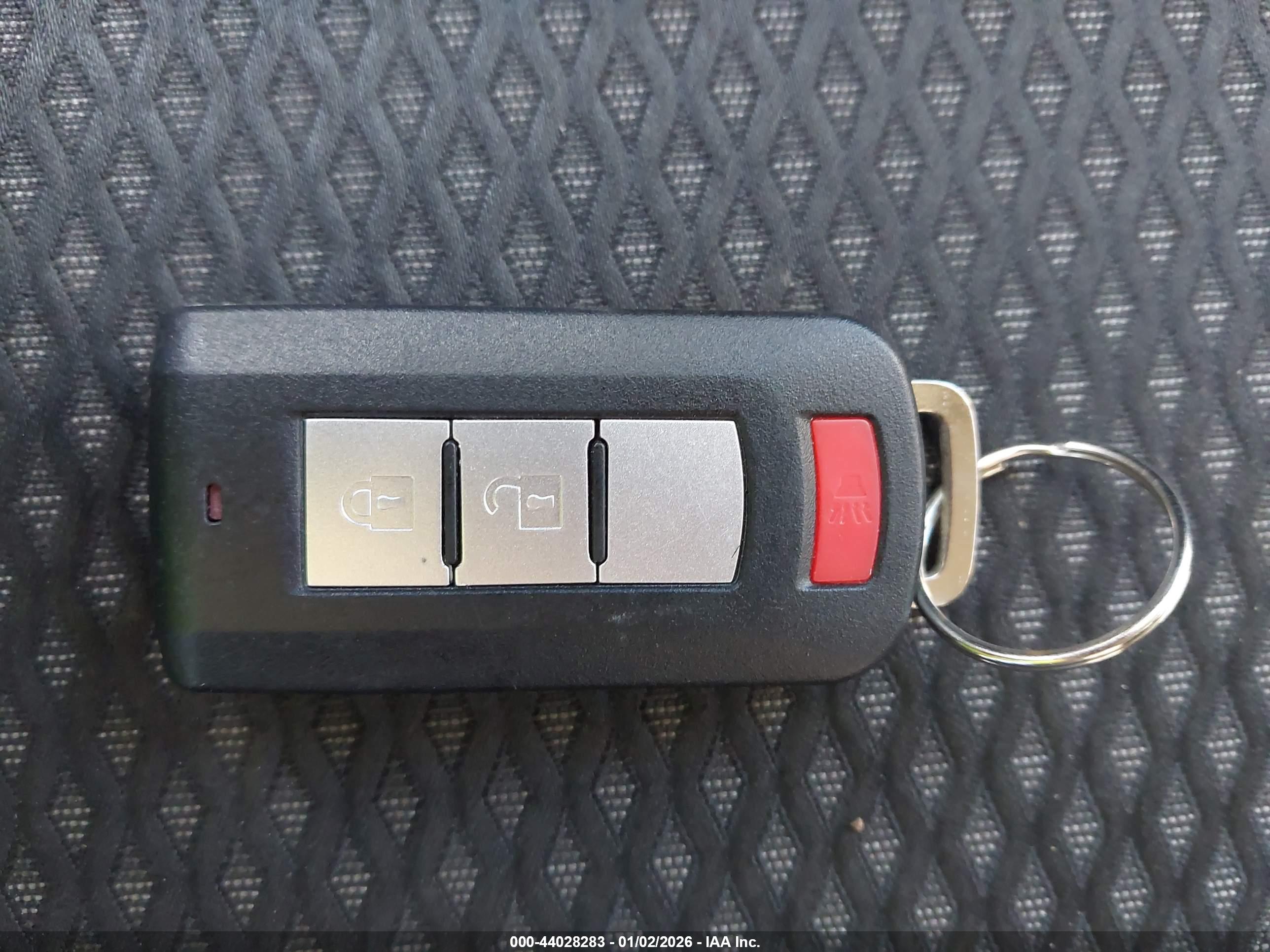 MITSUBISHI OUTLANDER image 11