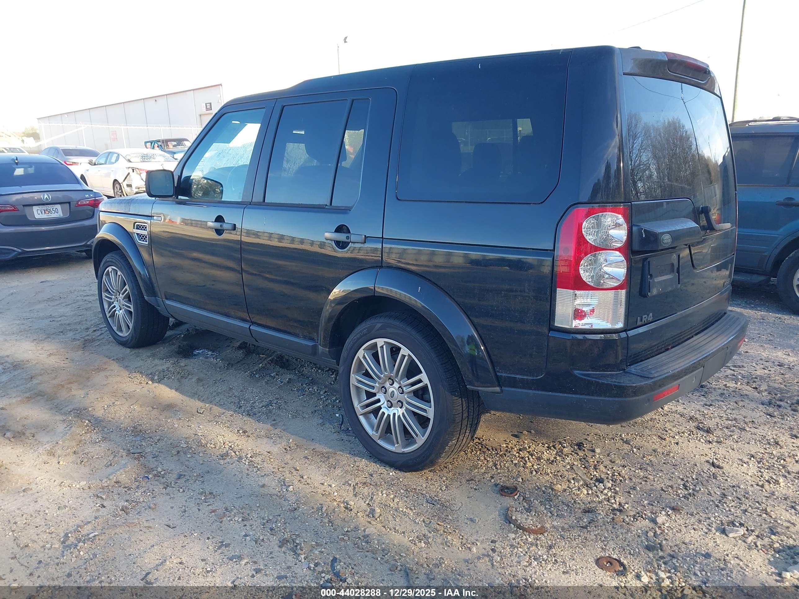 LAND ROVER image 3