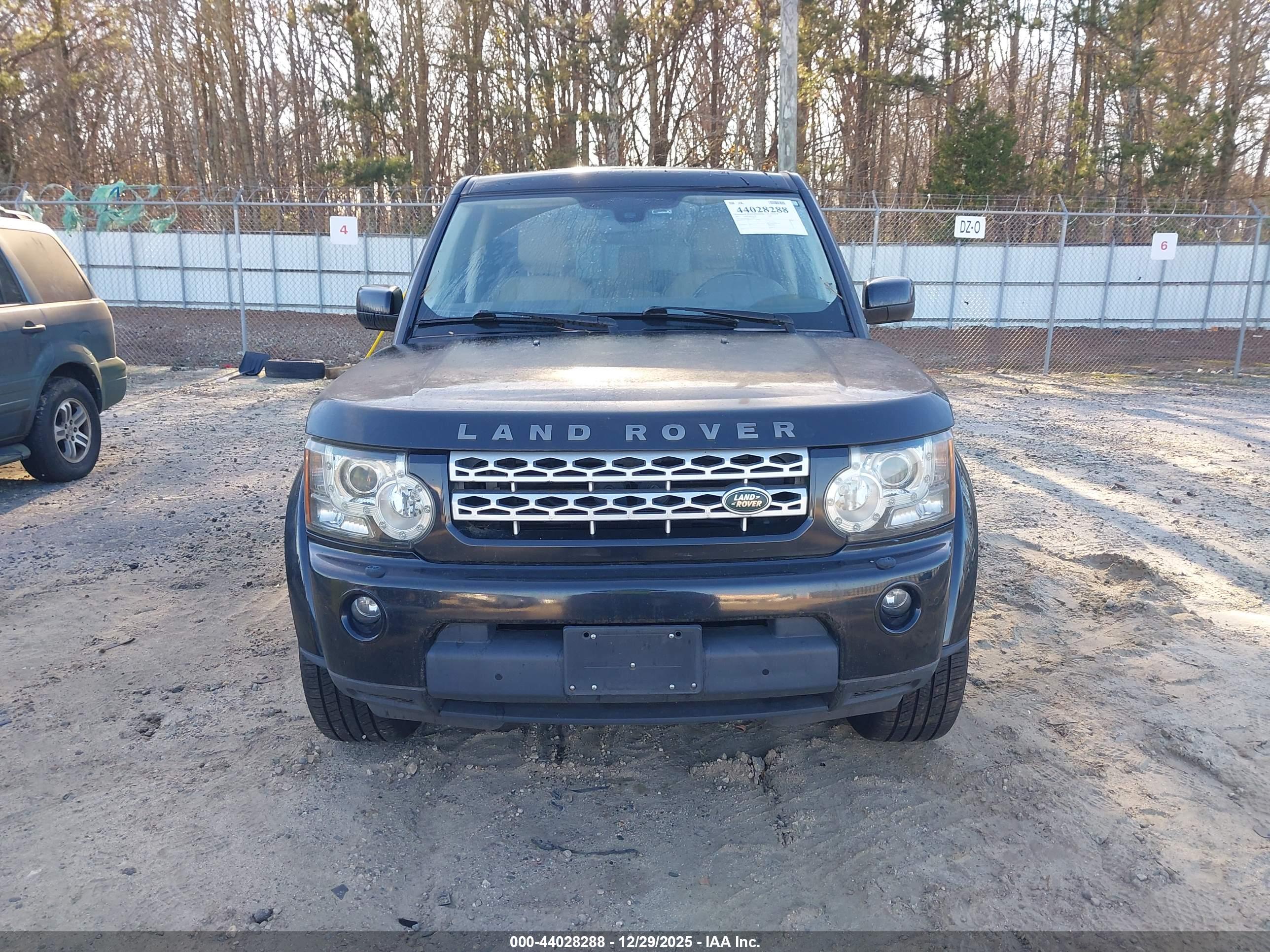 LAND ROVER image 6