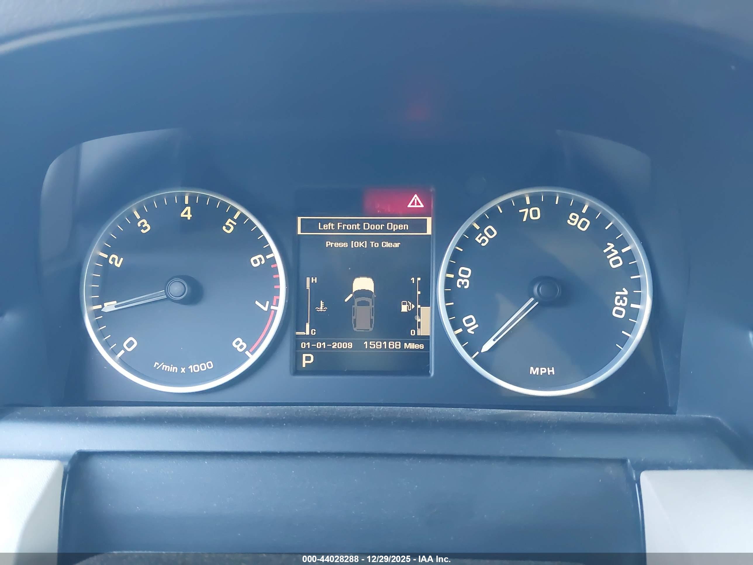 LAND ROVER image 7