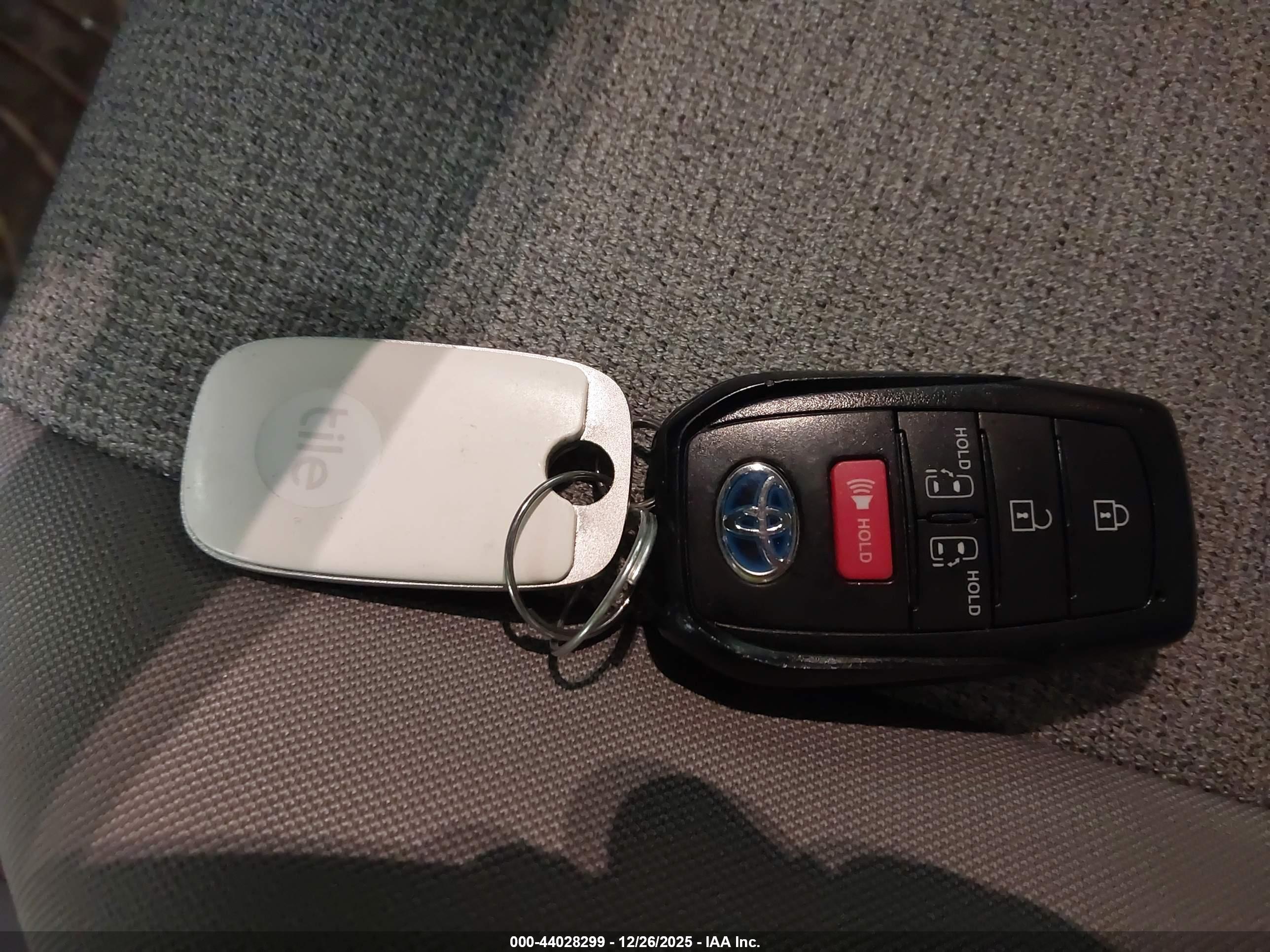 TOYOTA SIENNA image 11