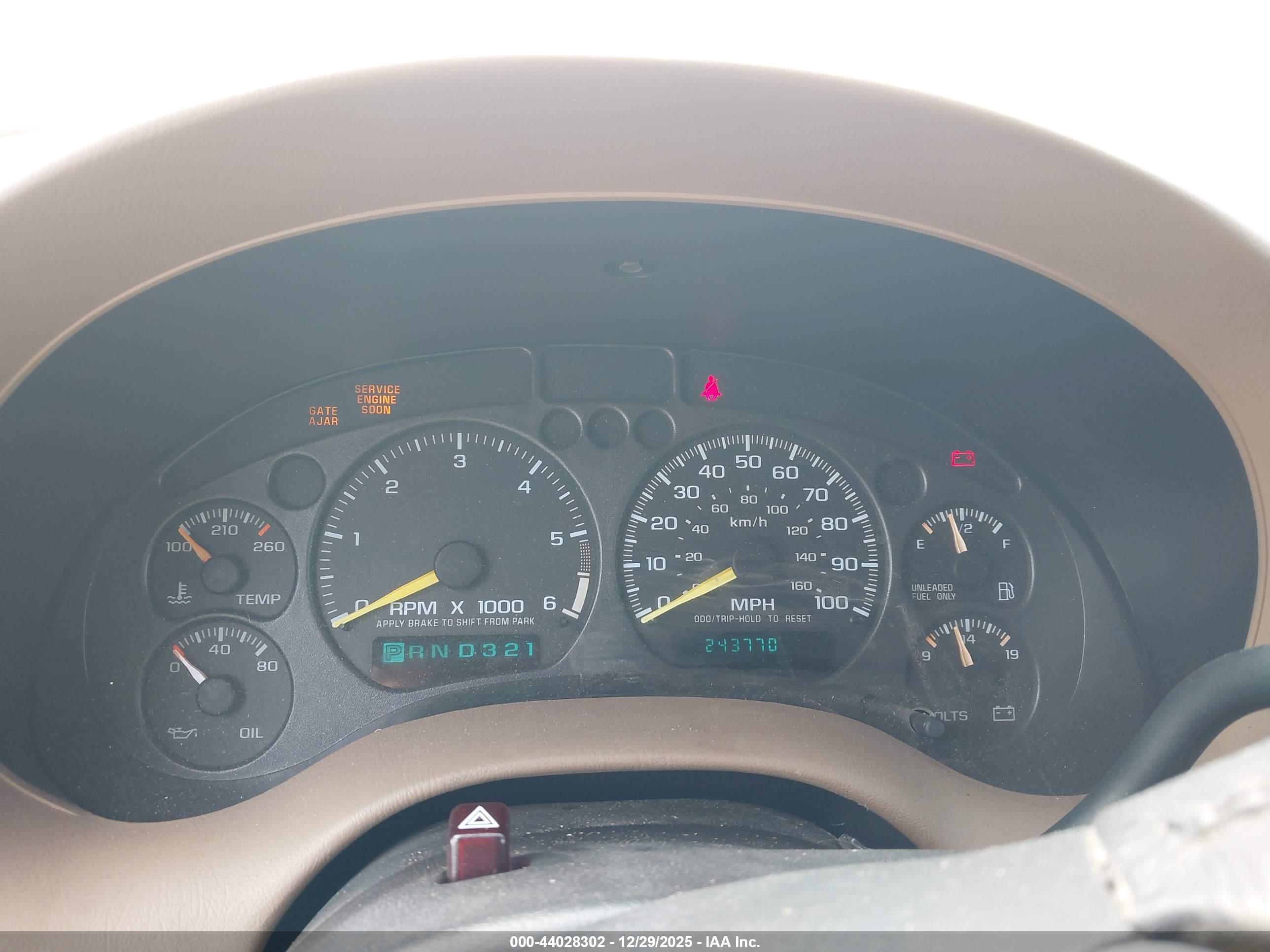 CHEVROLET BLAZER image 7