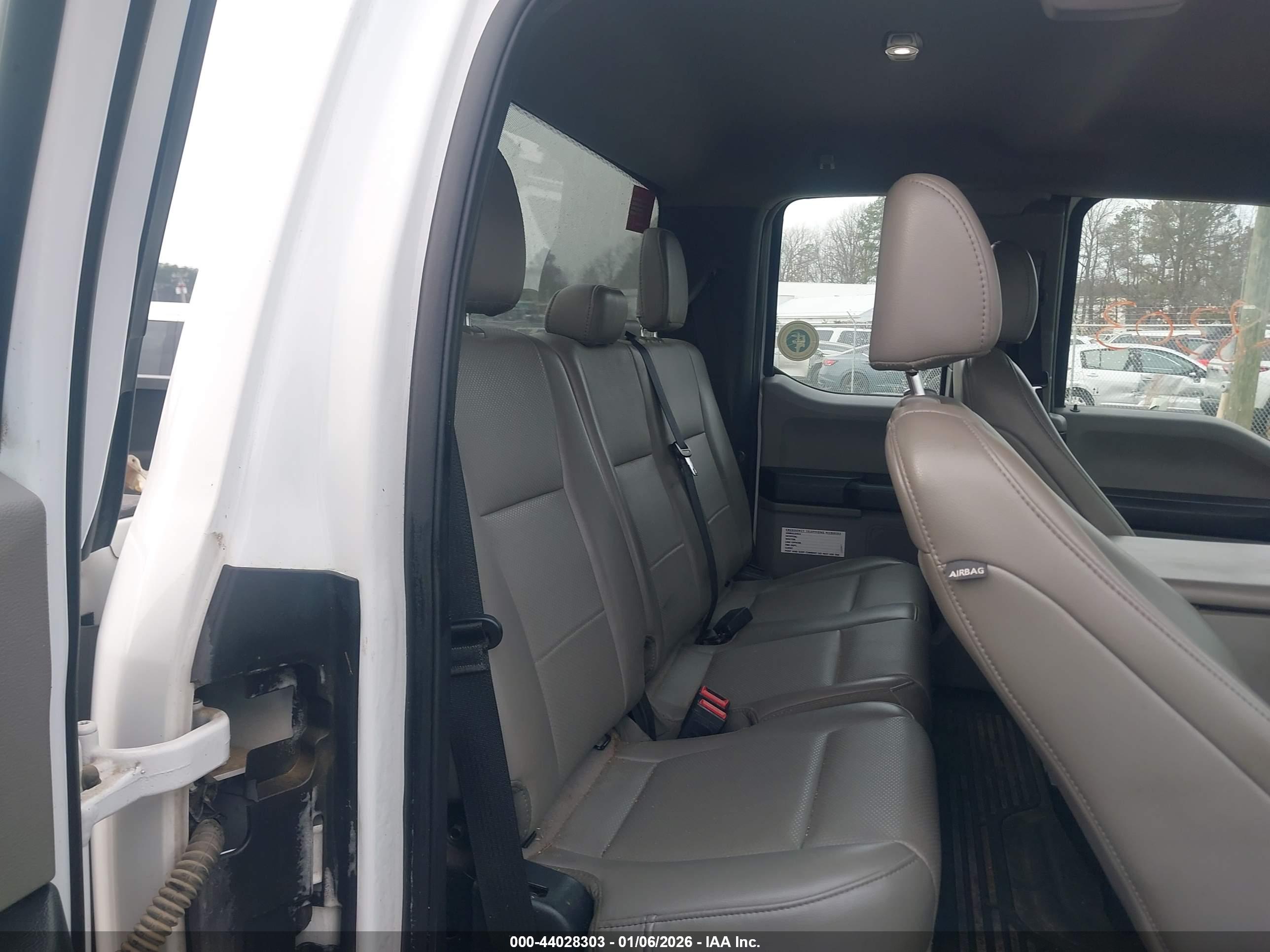 FORD F-250 image 8