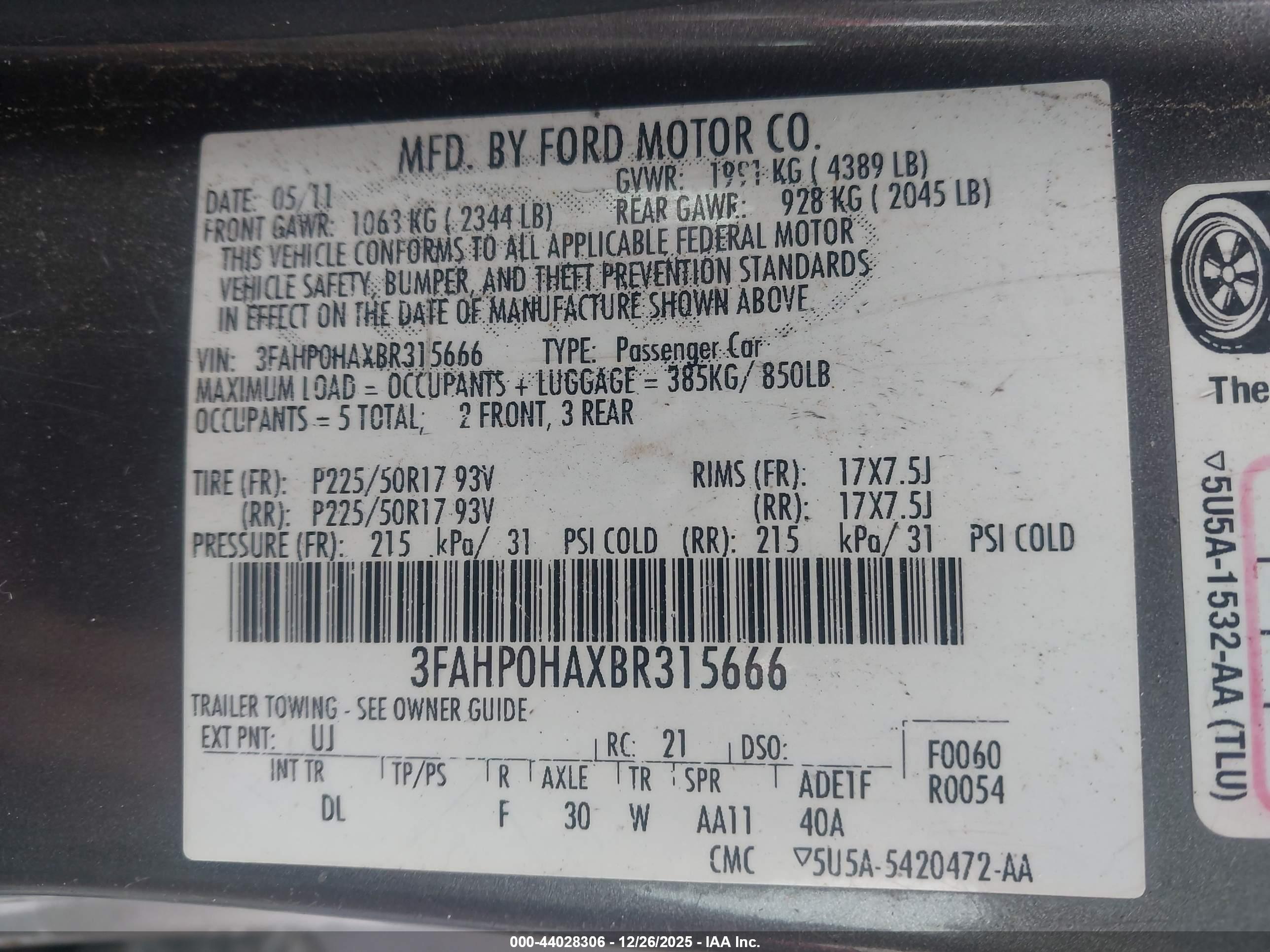FORD FUSION image 9