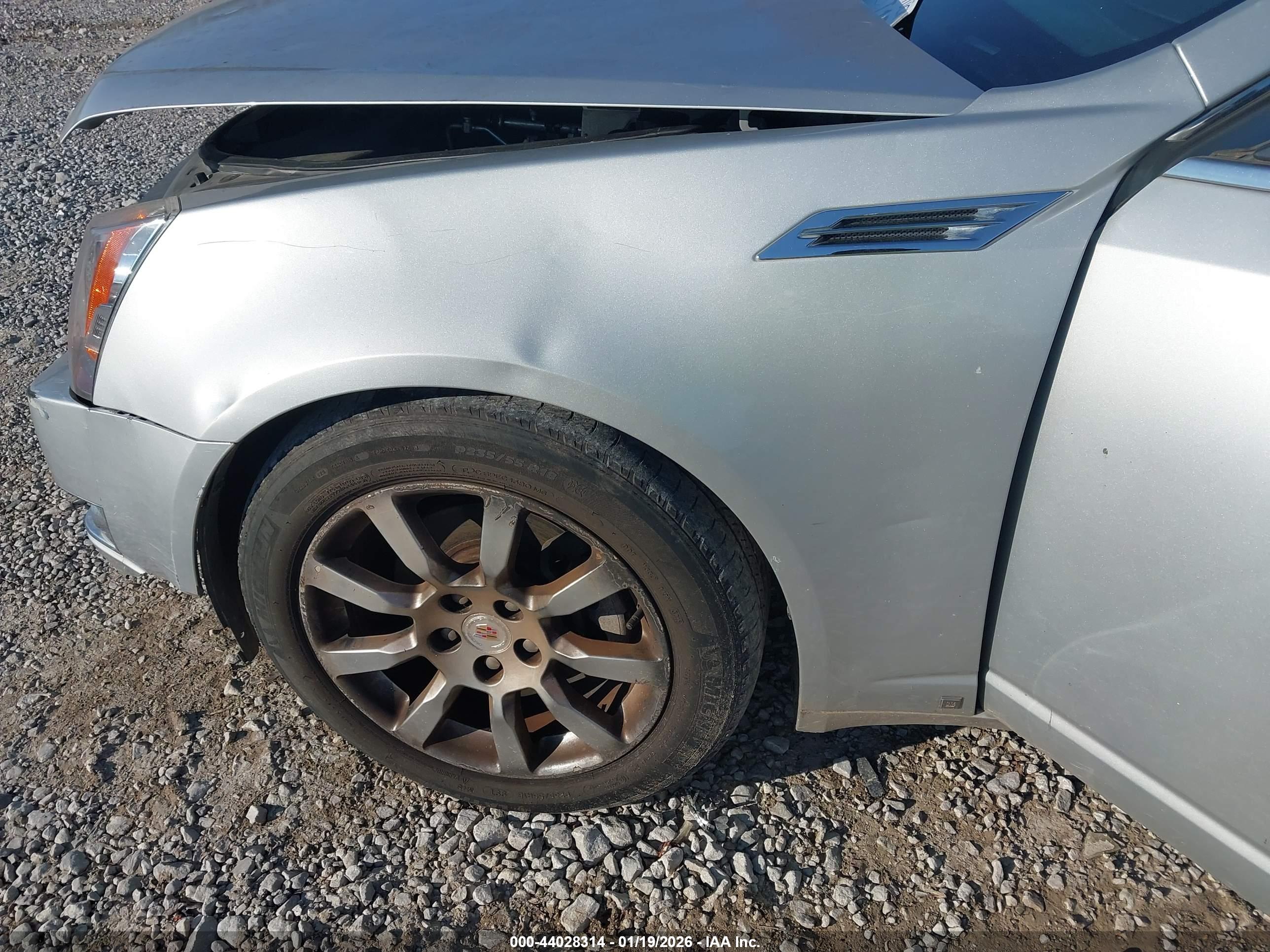 CADILLAC CTS image 6