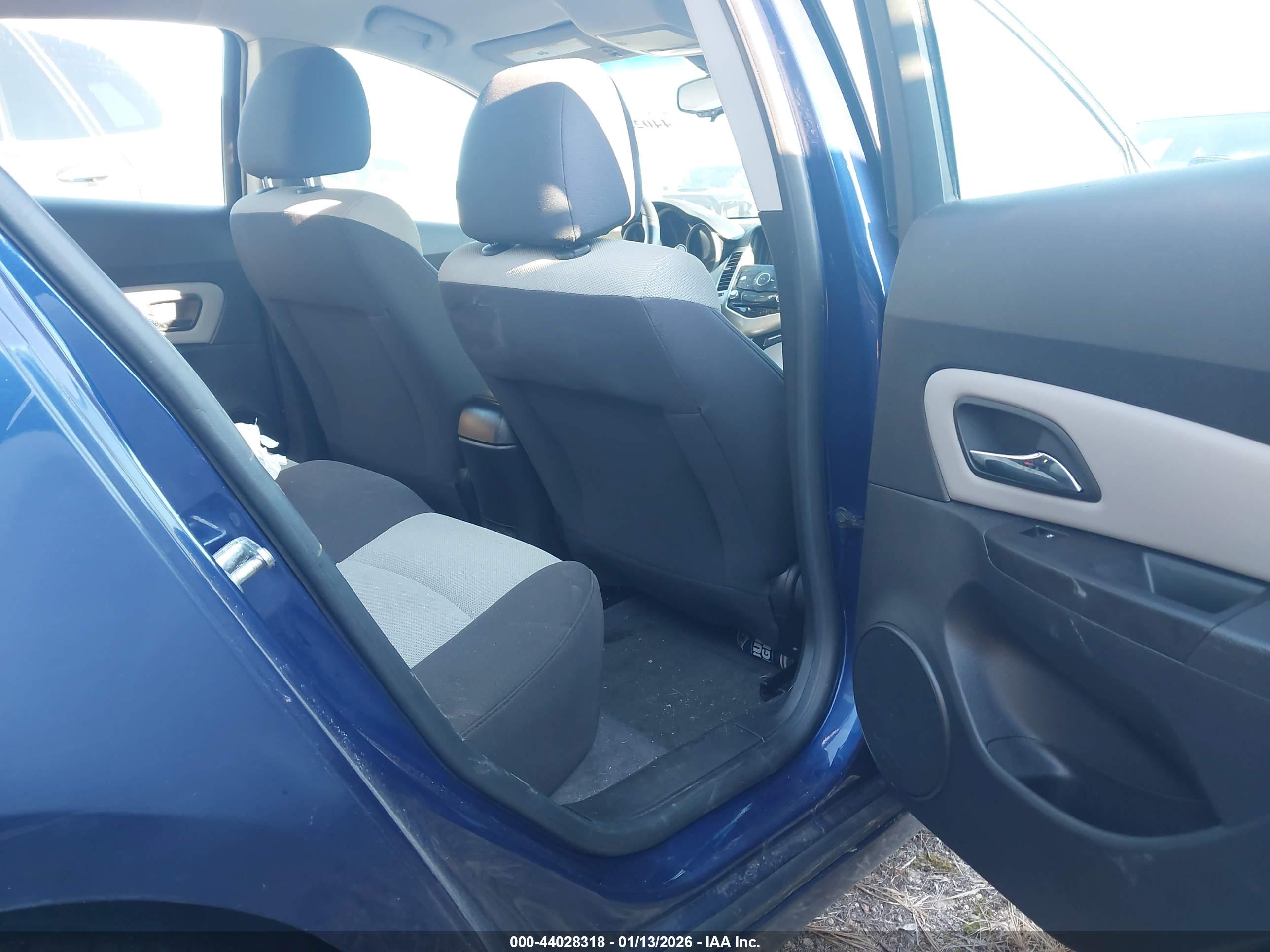 CHEVROLET CRUZE image 8