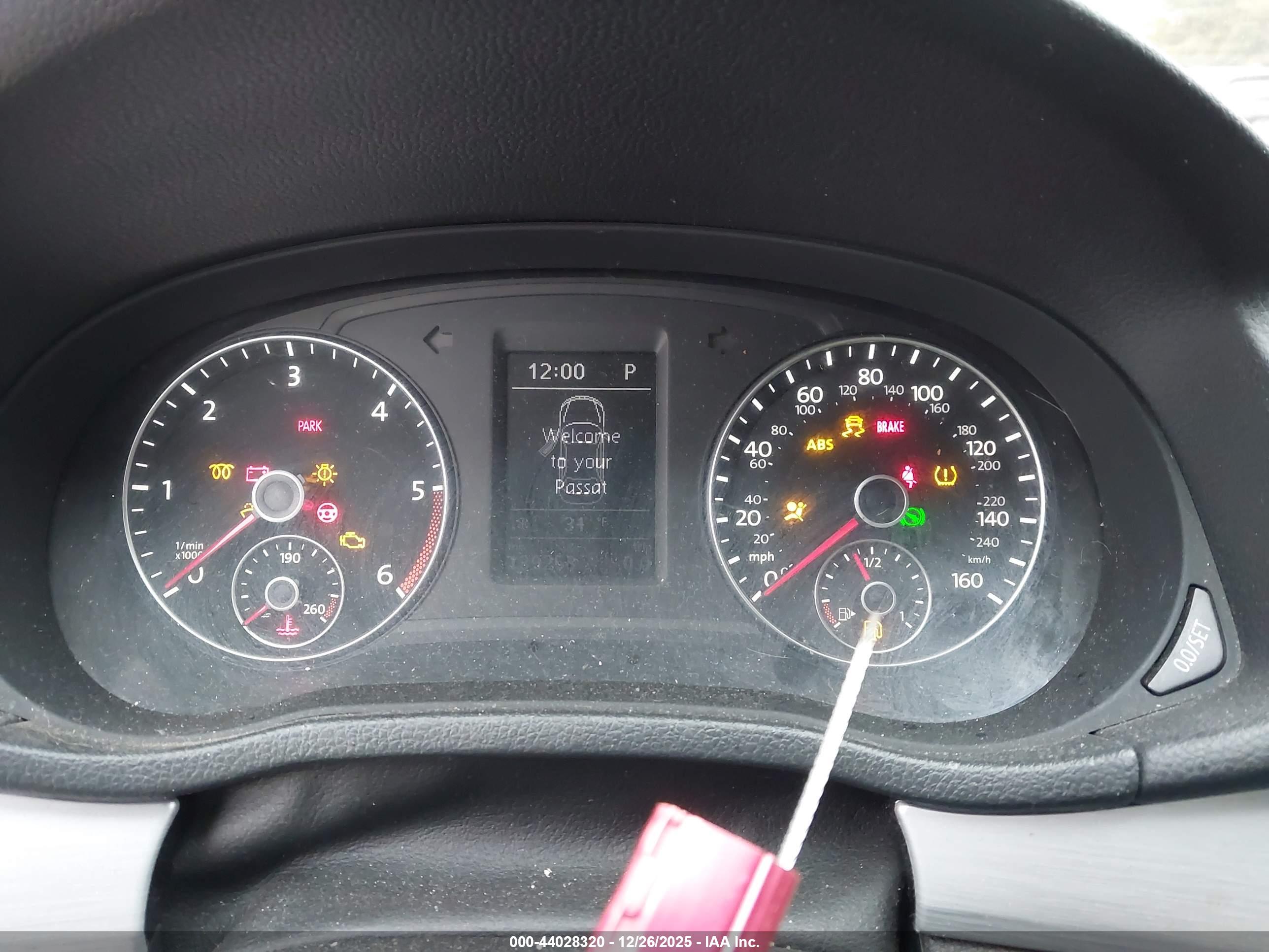 VOLKSWAGEN PASSAT image 7