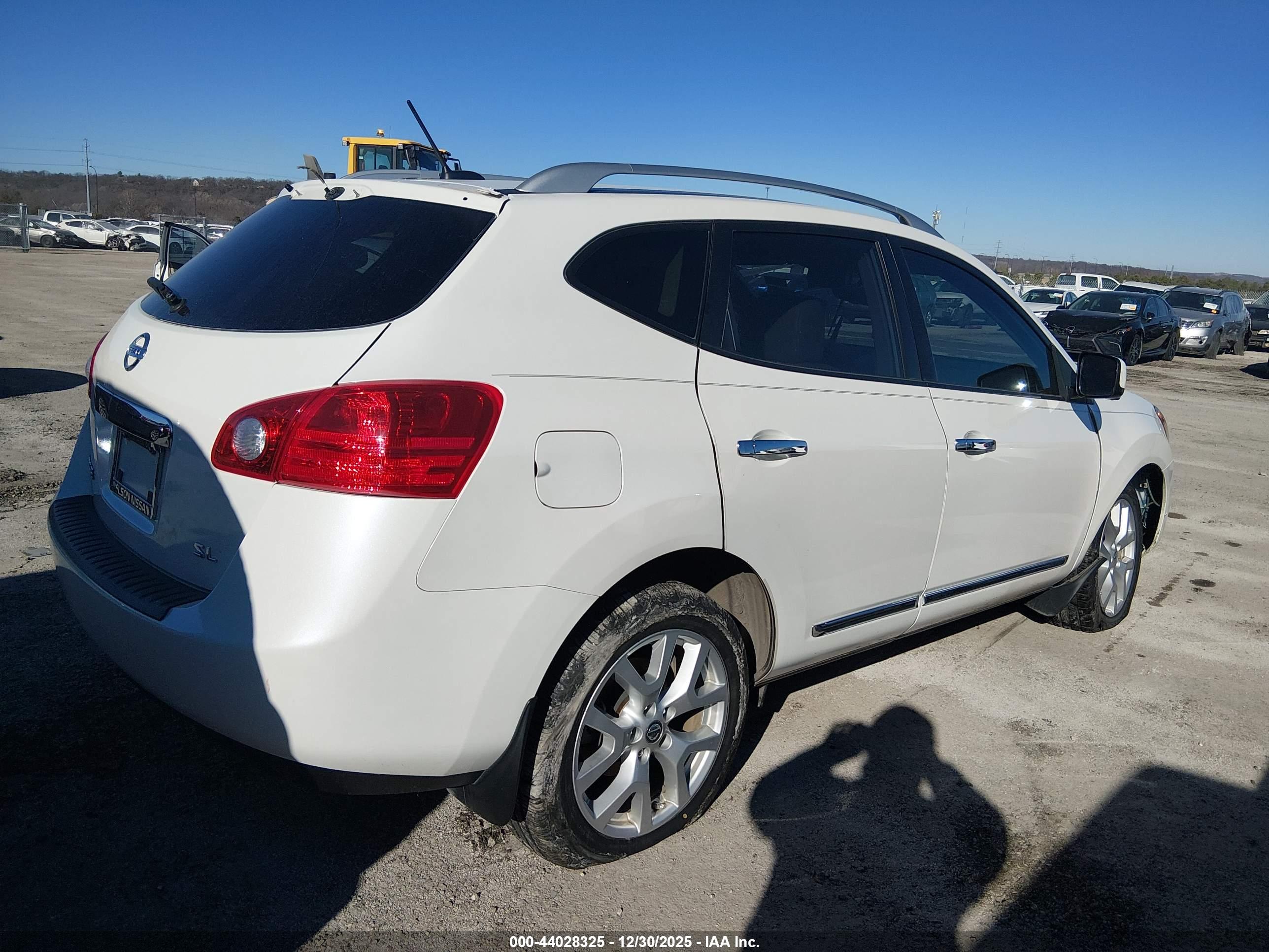 NISSAN ROGUE image 4