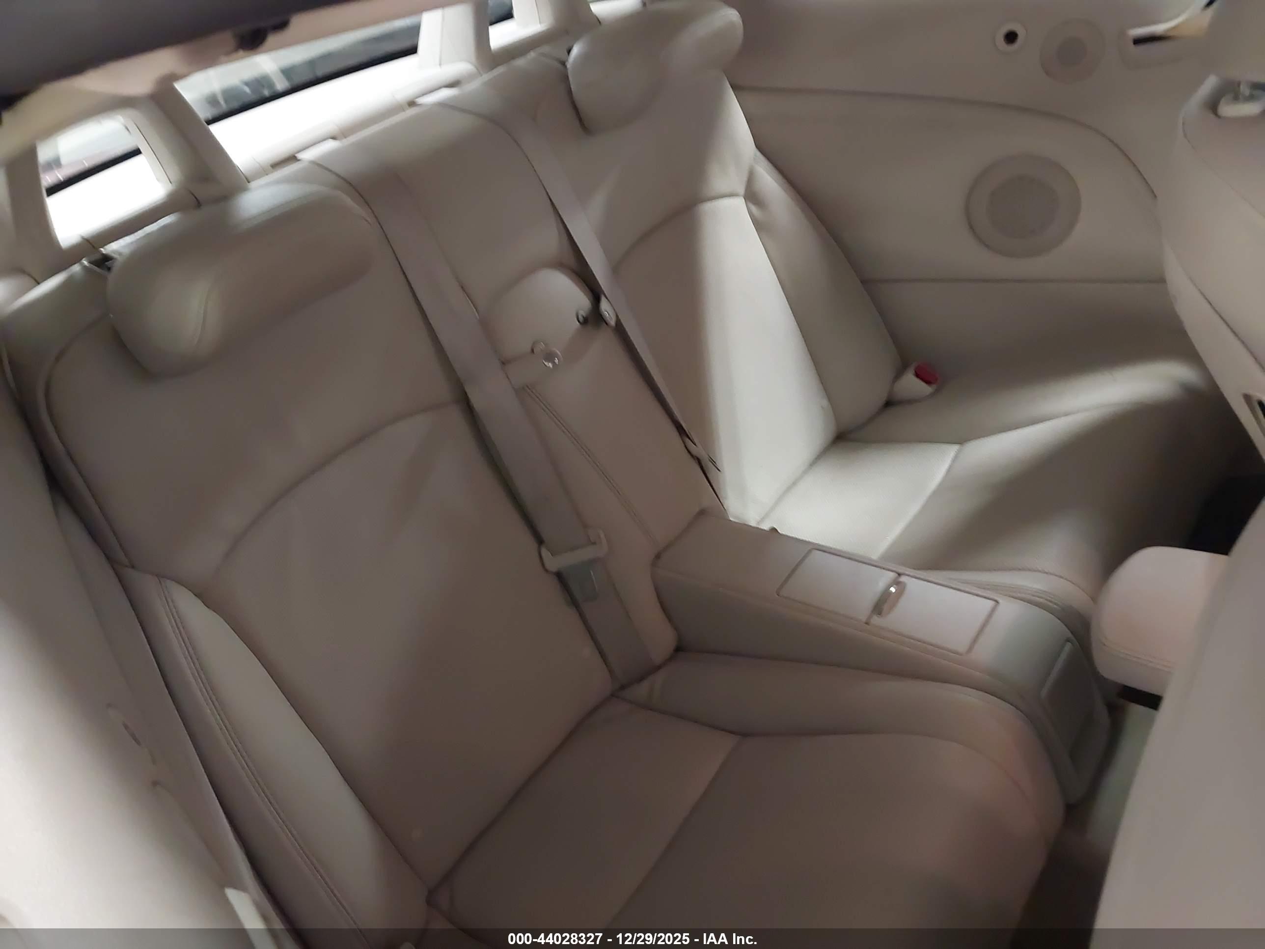 LEXUS IS image 8