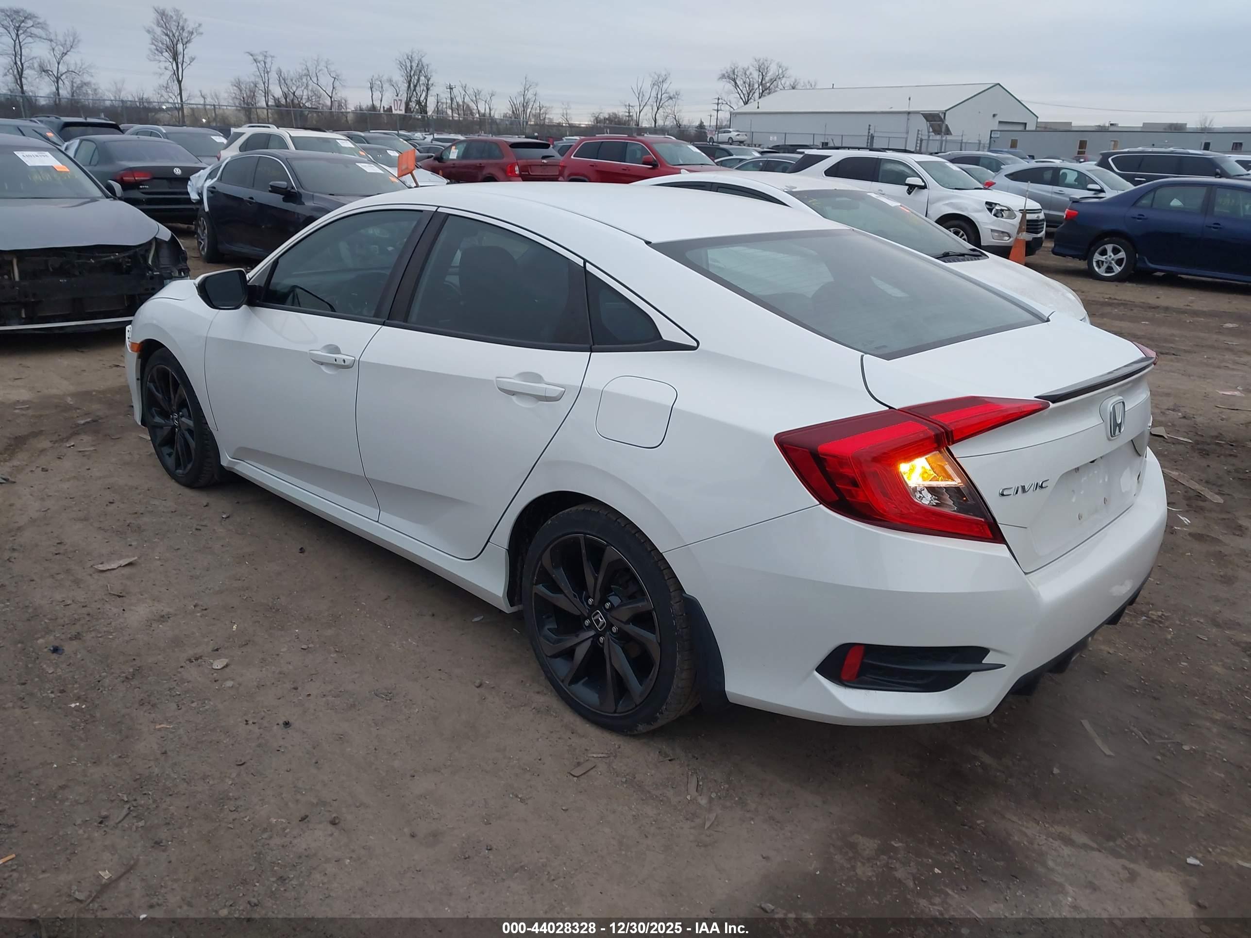 HONDA CIVIC image 3